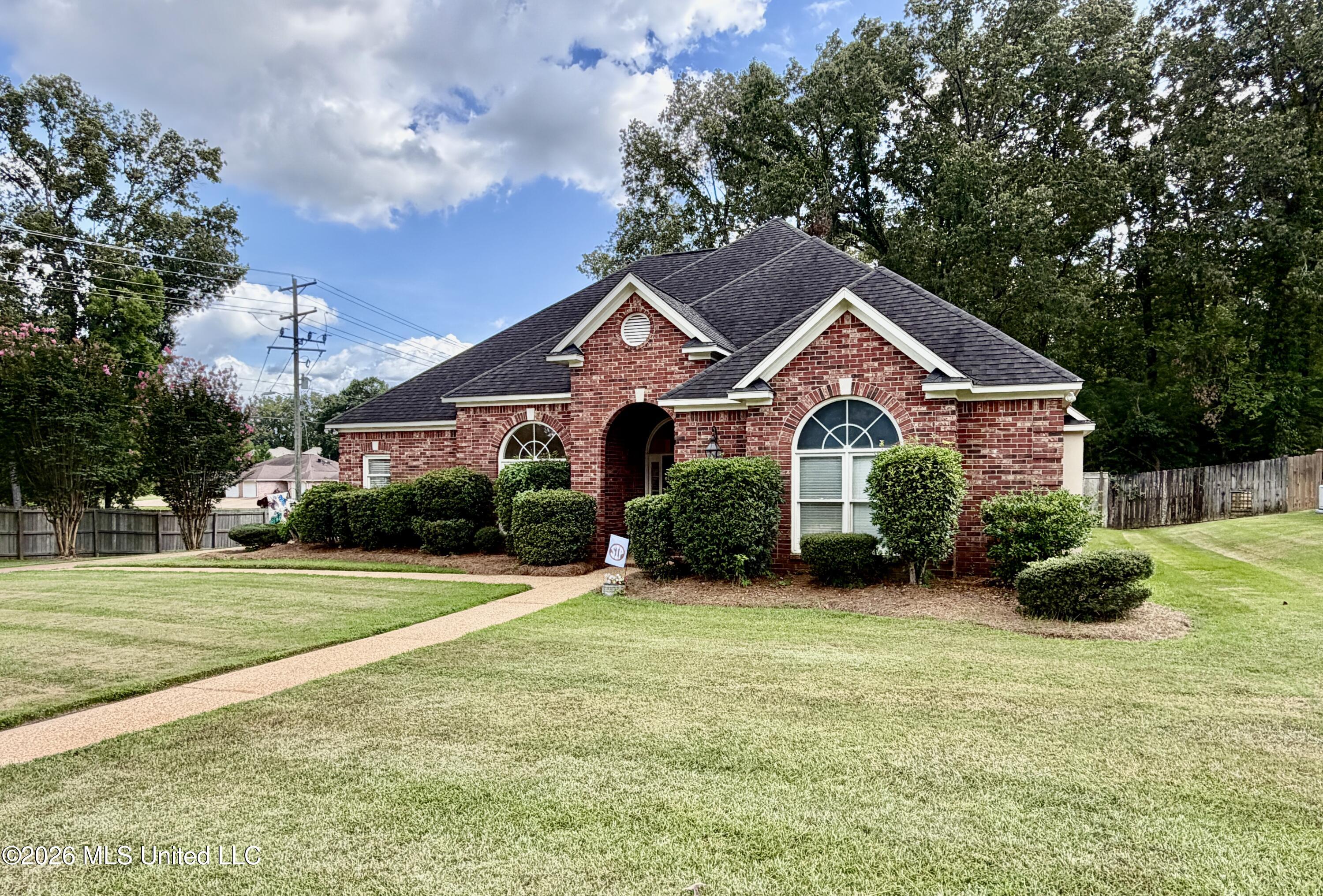 100 Trace Ridge Drive Property Photo 4