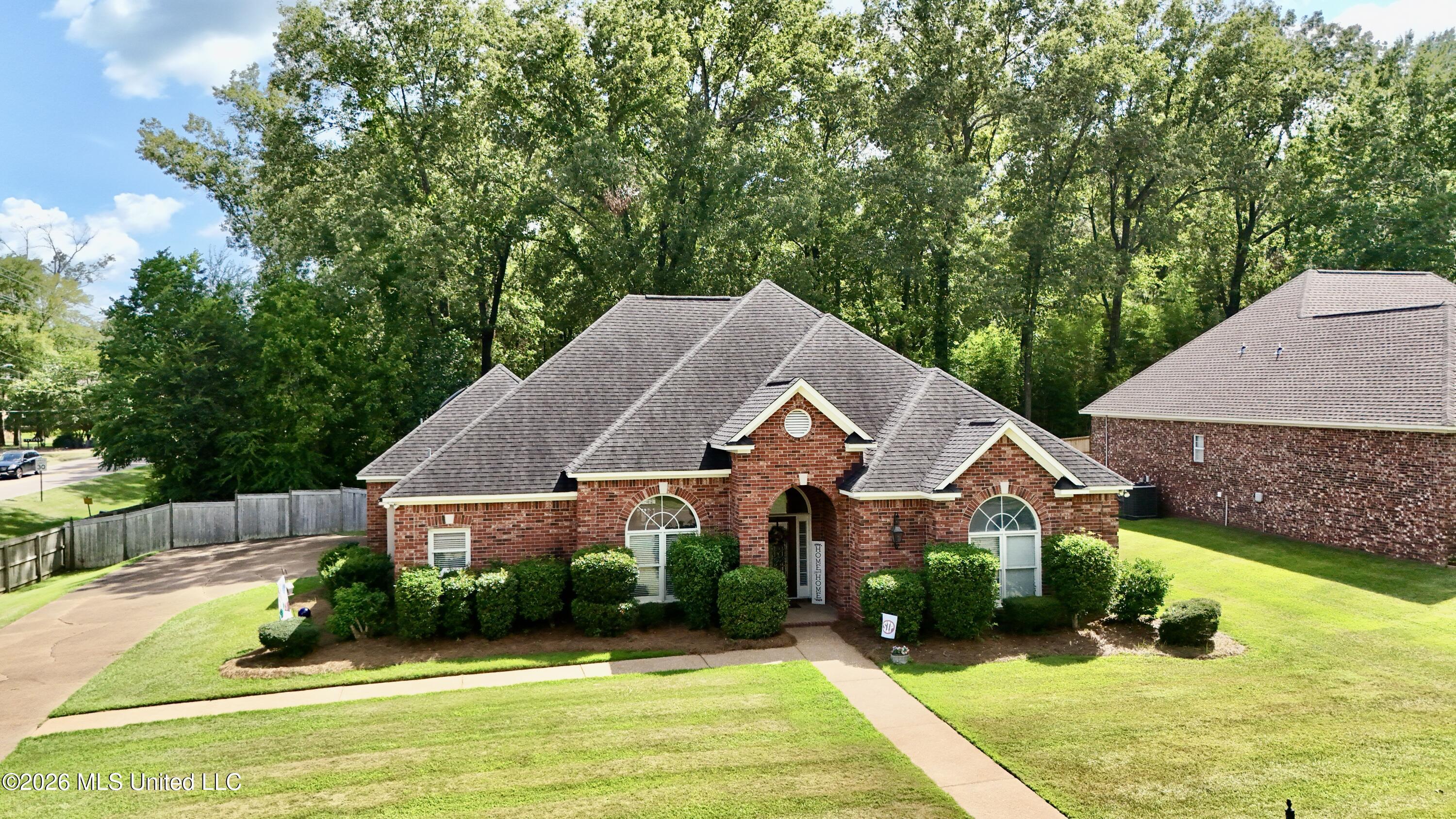 100 Trace Ridge Drive Property Photo 7