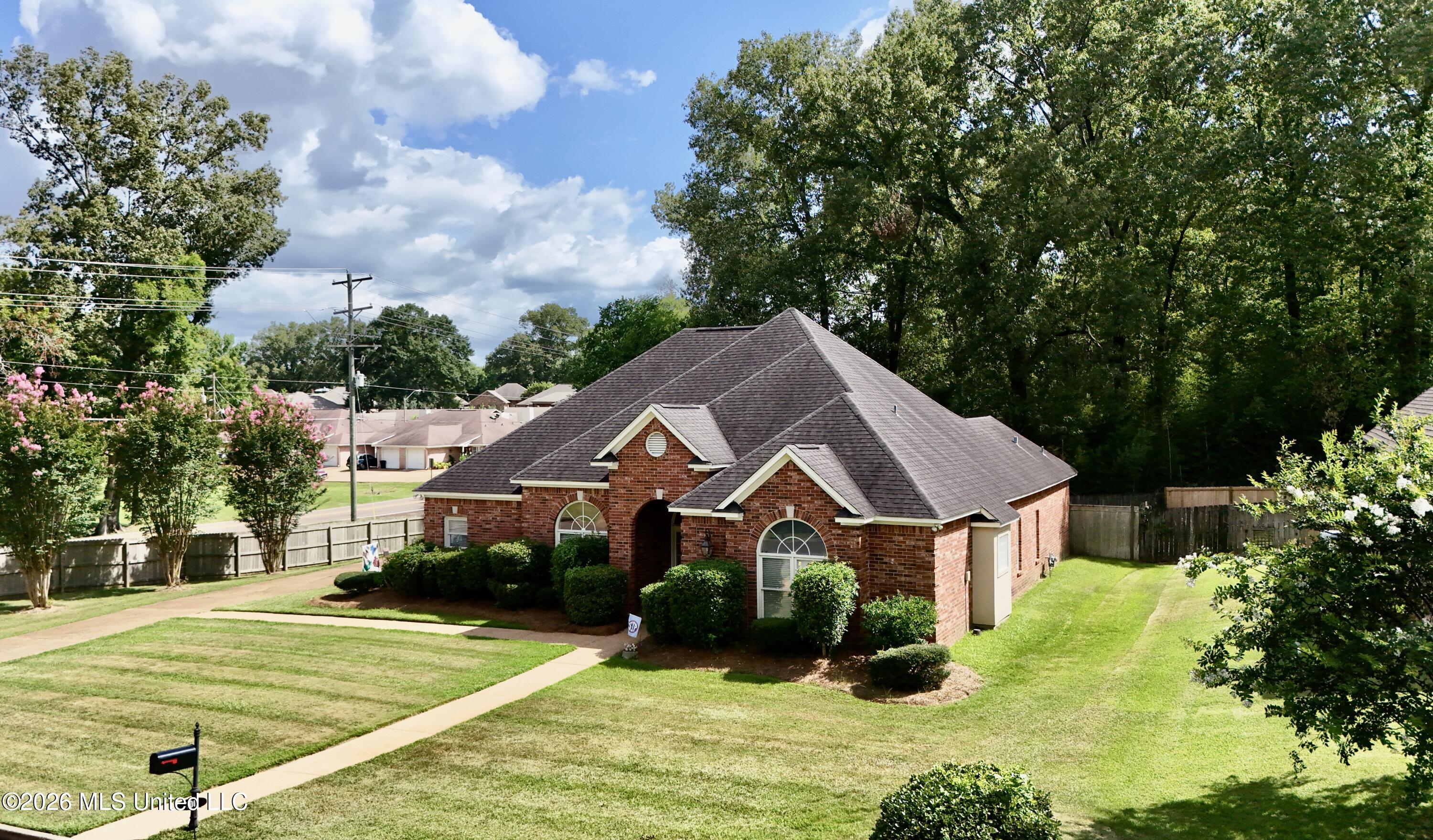 100 Trace Ridge Drive Property Photo 8