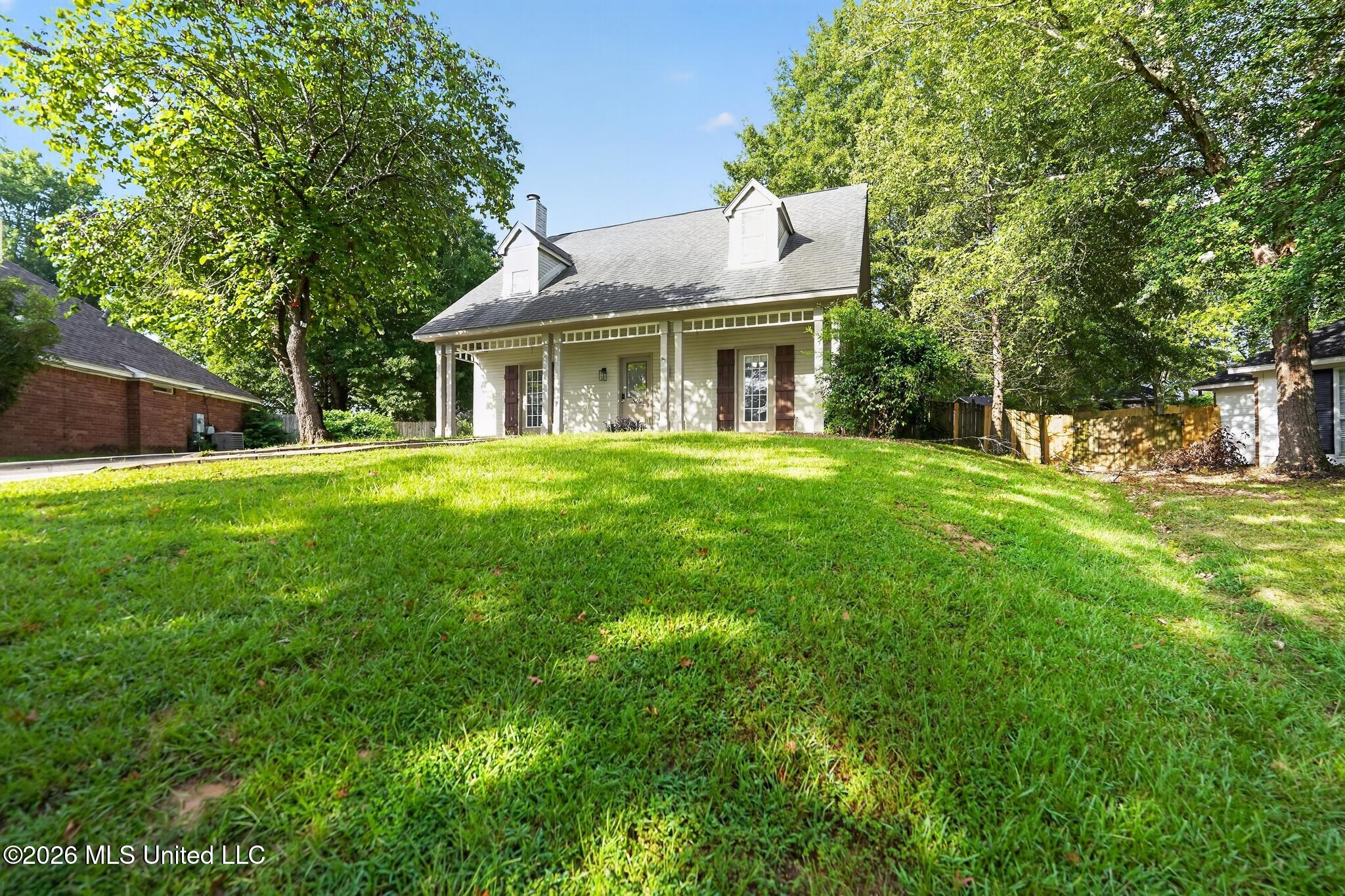 326 Crestview Drive Property Photo 1