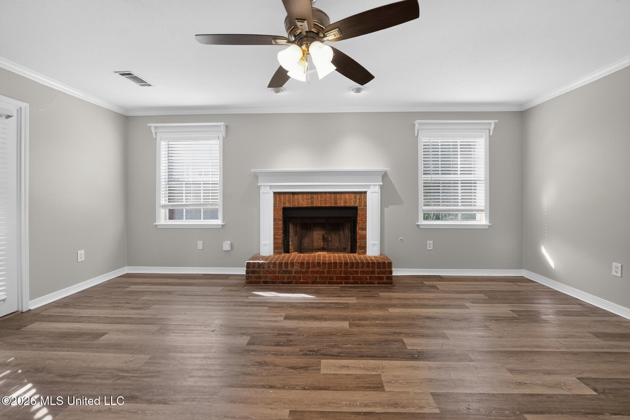 326 Crestview Drive Property Photo 5