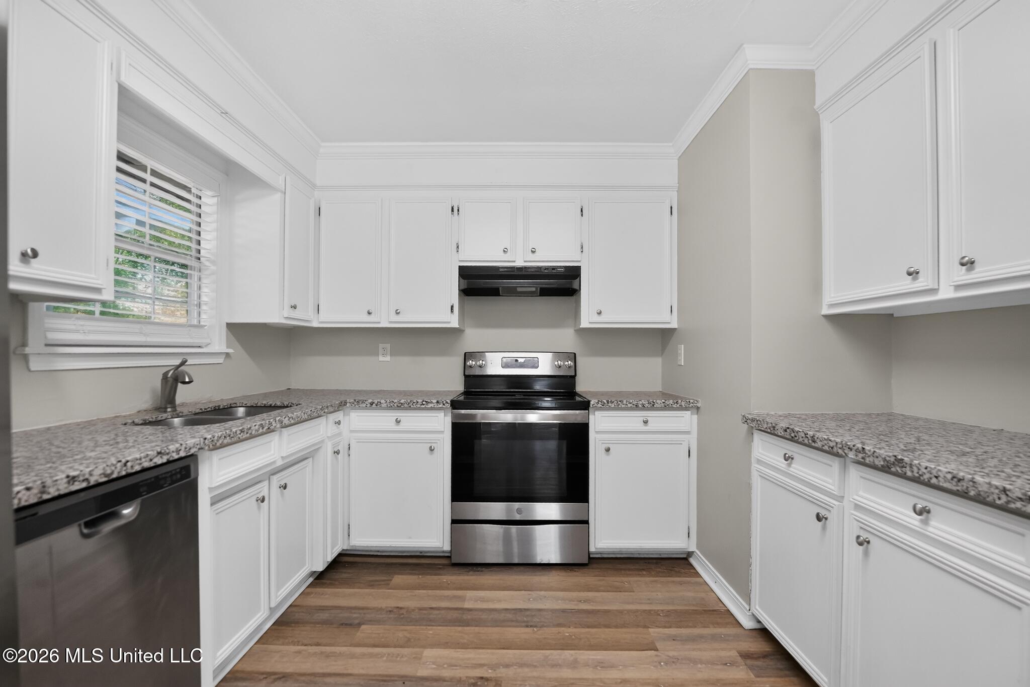 326 Crestview Drive Property Photo 8