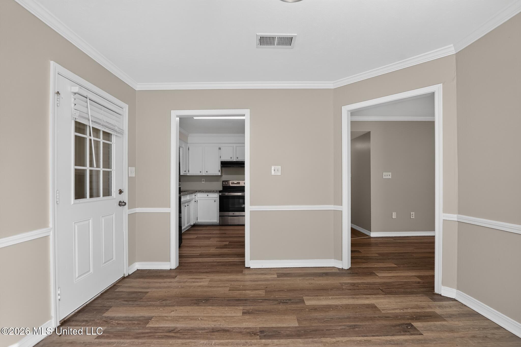 326 Crestview Drive Property Photo 9