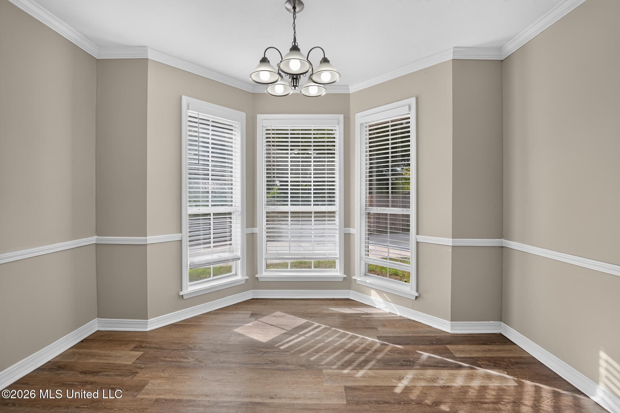 326 Crestview Drive Property Photo 10