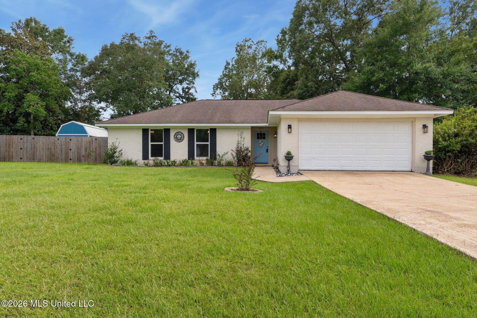 8715 Pine Ridge Boulevard Property Photo 2