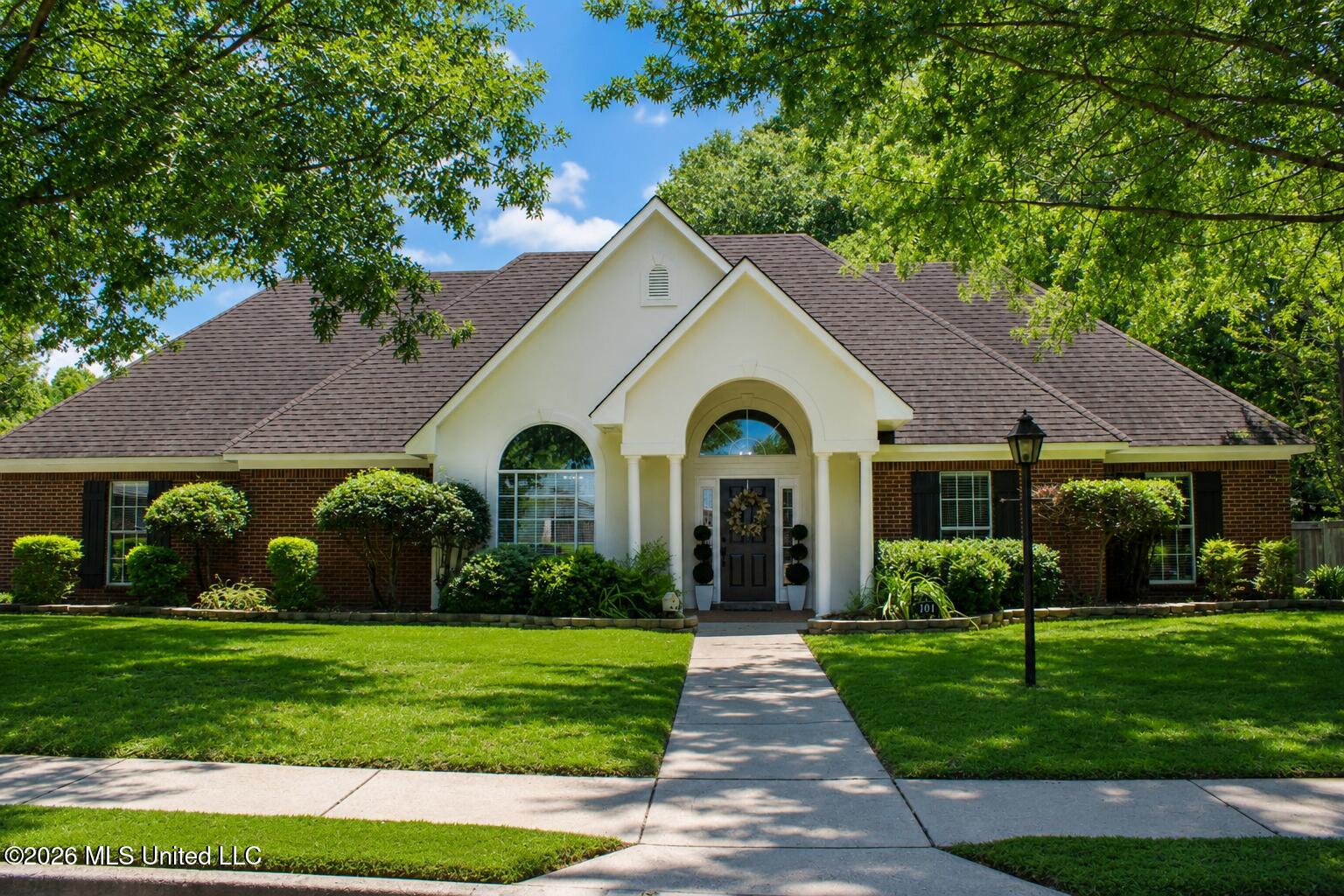 101 Stonebridge Lane Property Photo 1