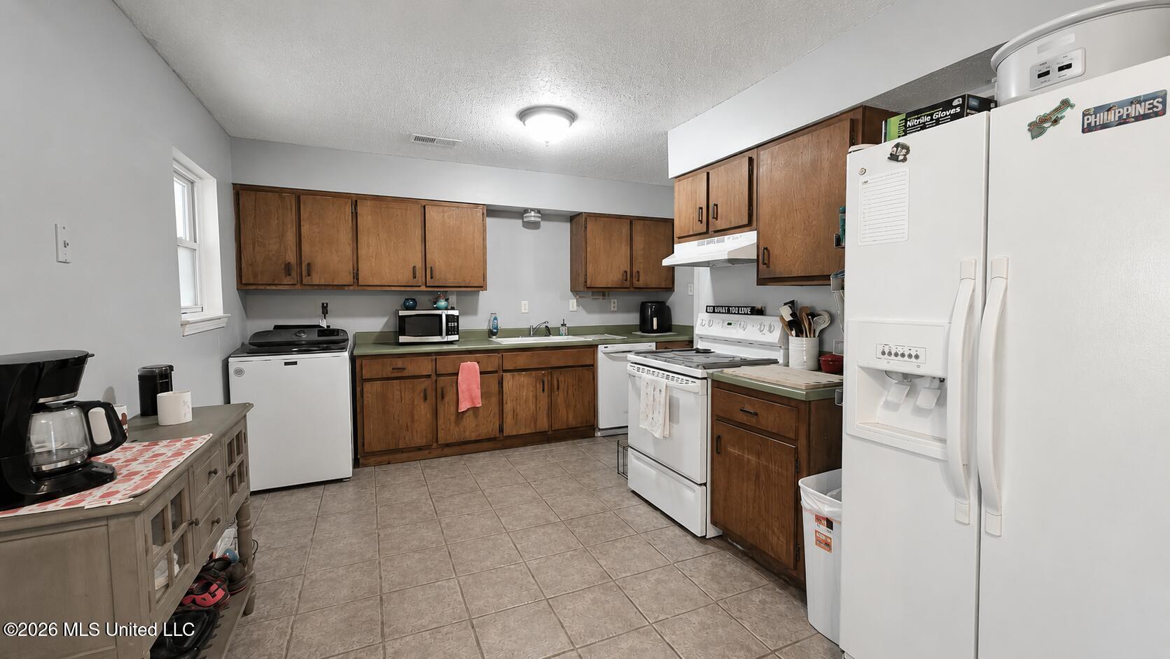 8312 Greenbrook Parkway Property Photo 6