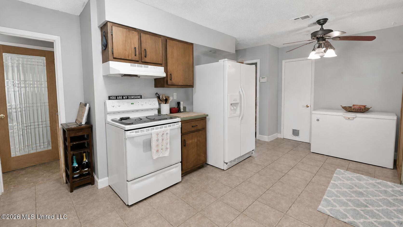 8312 Greenbrook Parkway Property Photo 8