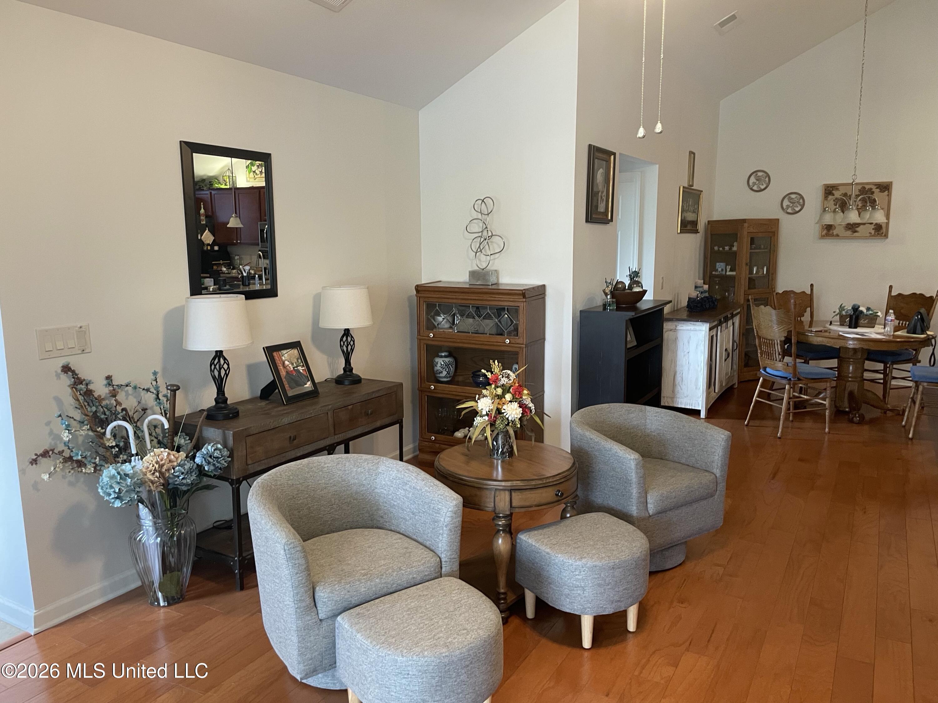 8673 Parkview Oaks Circle Property Photo 7