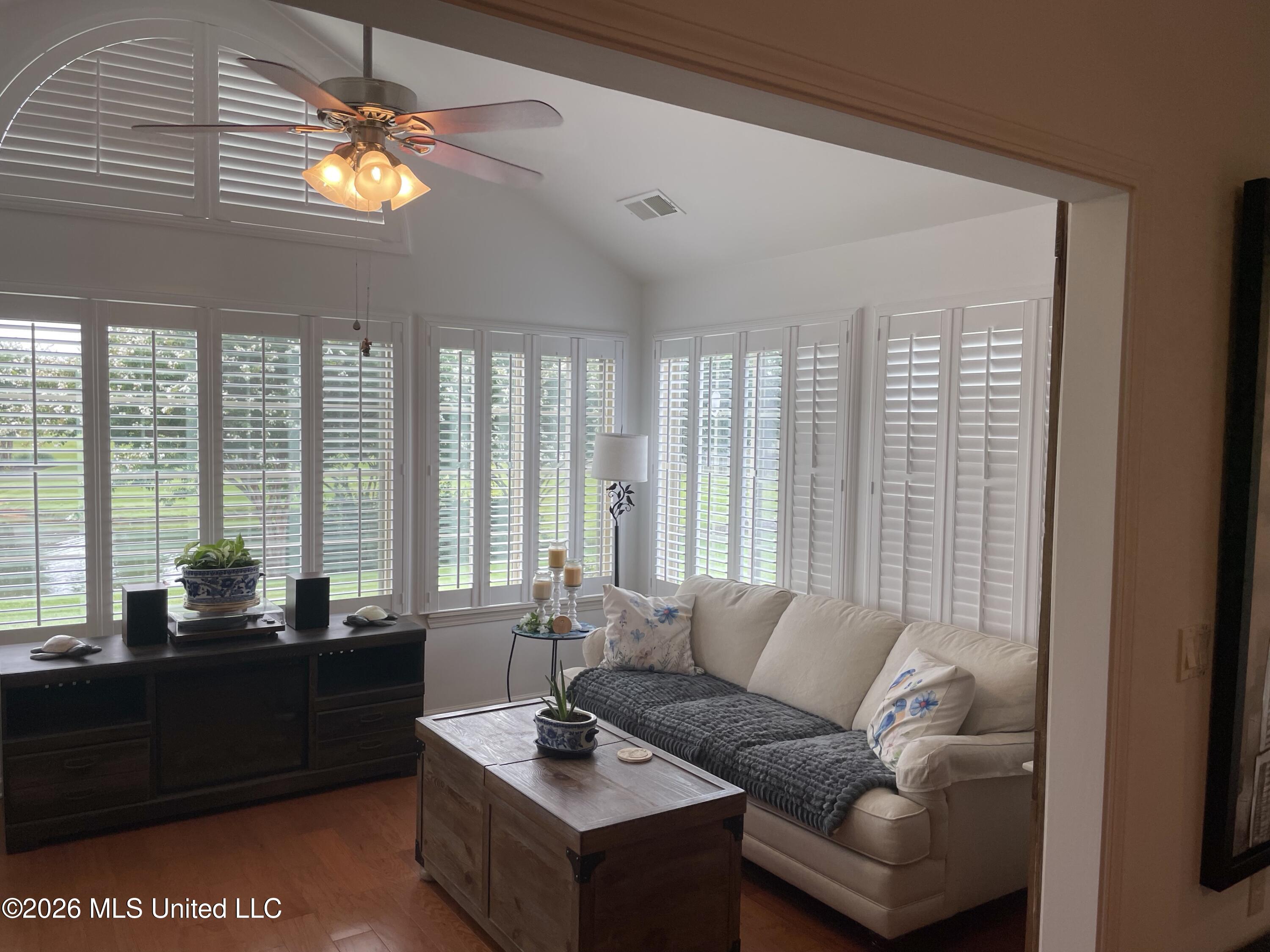 8673 Parkview Oaks Circle Property Photo 9