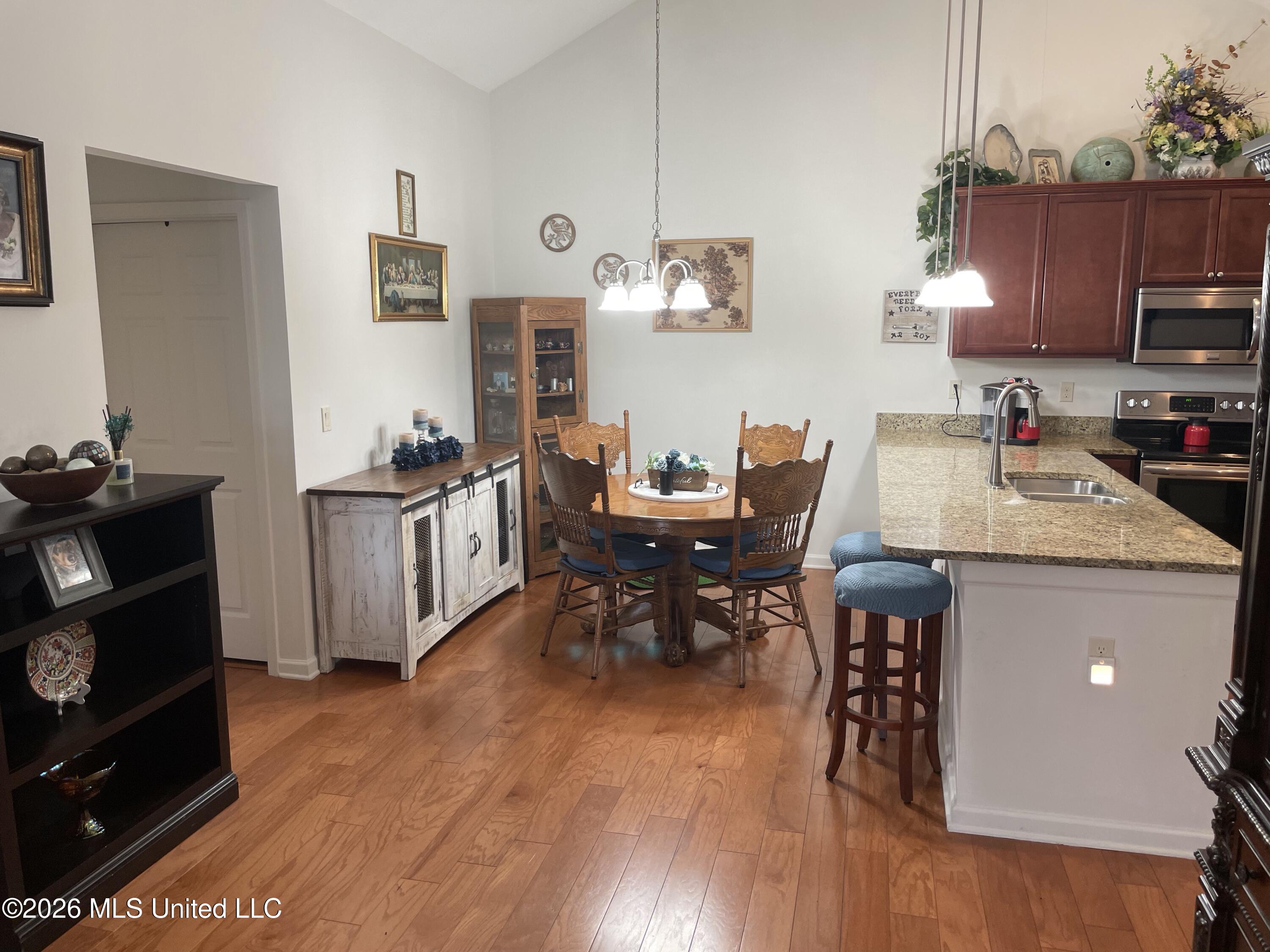 8673 Parkview Oaks Circle Property Photo 15