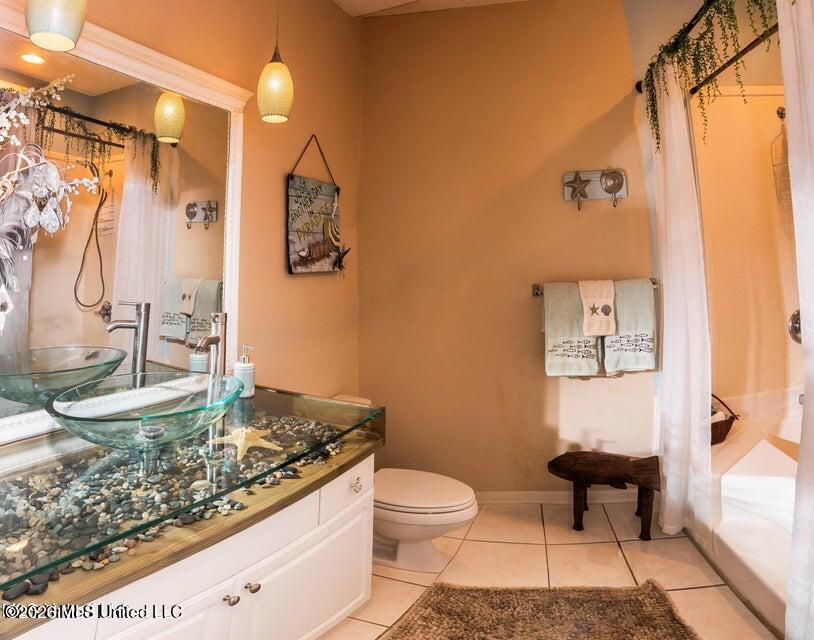 2252 Beach Drive Property Photo 14