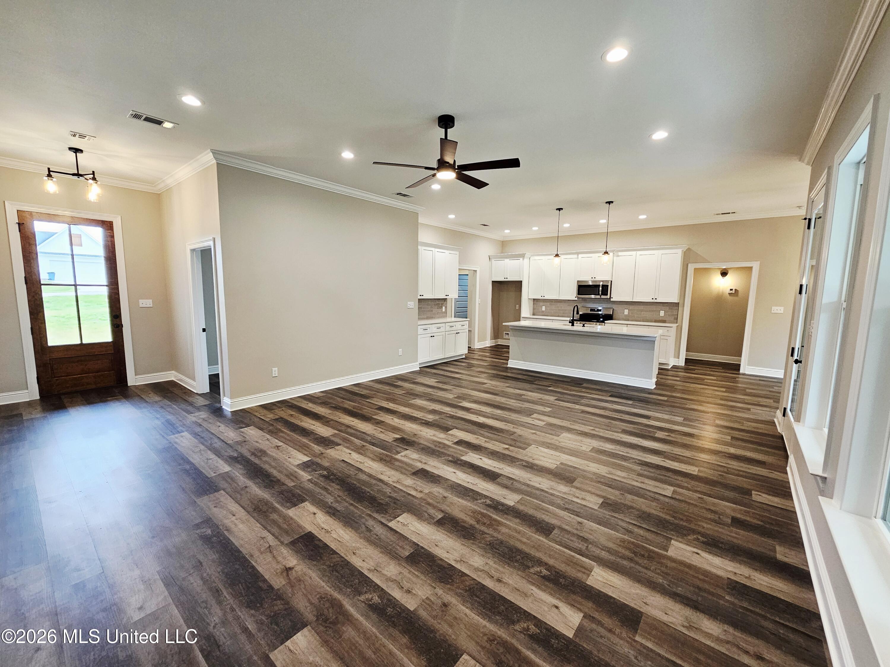 47 Knoll Creek Drive Property Photo 8