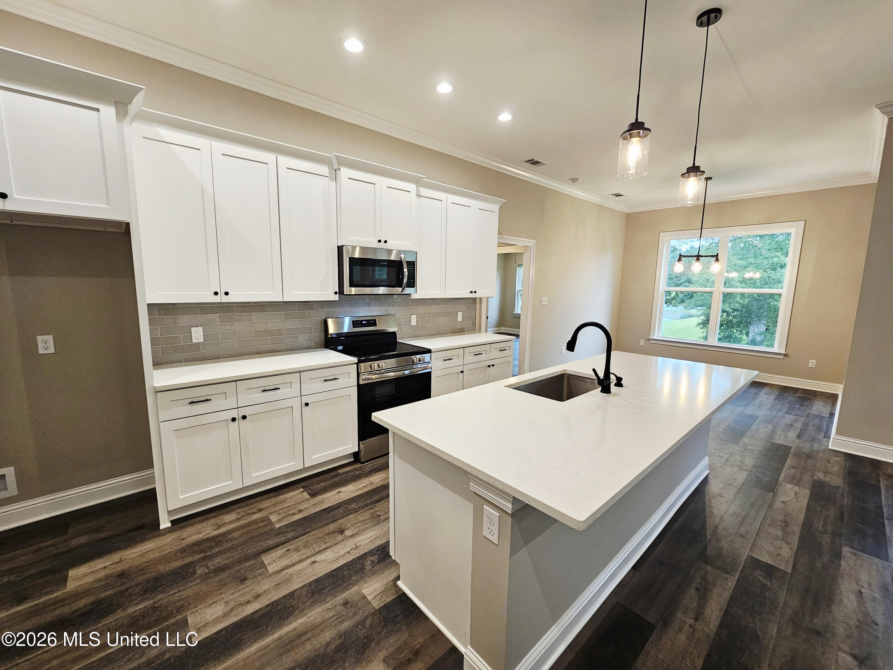 47 Knoll Creek Drive Property Photo 13