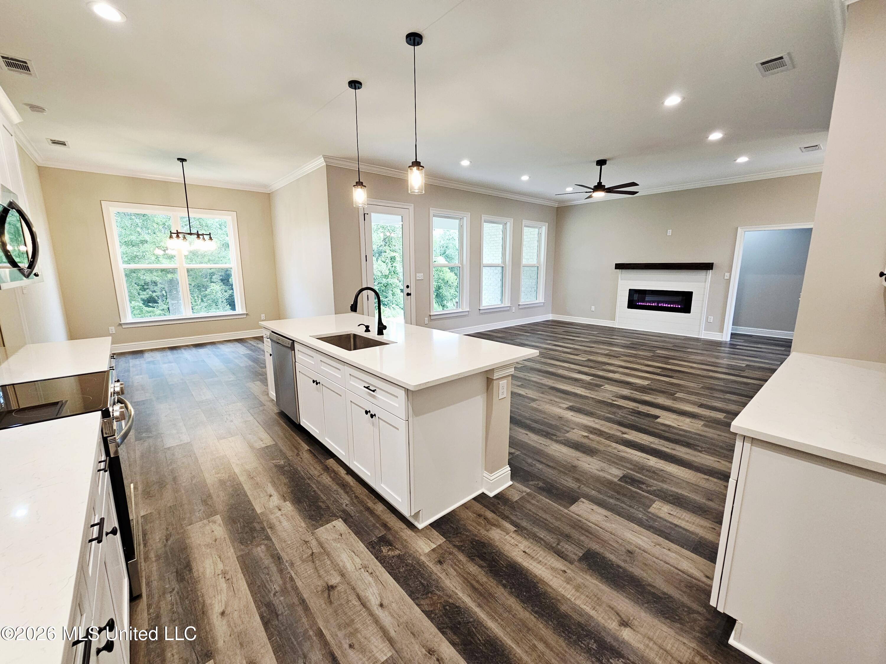47 Knoll Creek Drive Property Photo 14