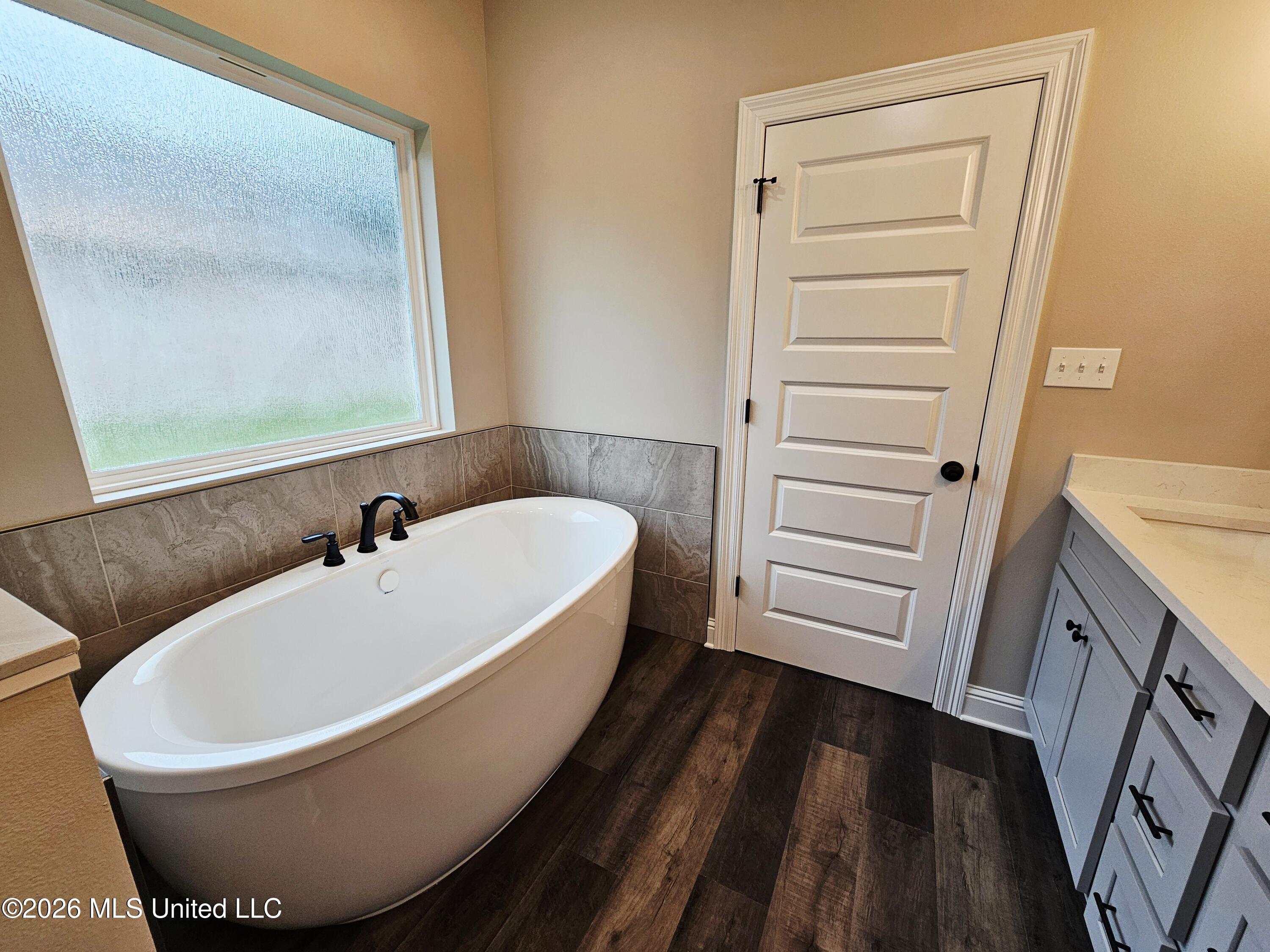 47 Knoll Creek Drive Property Photo 20