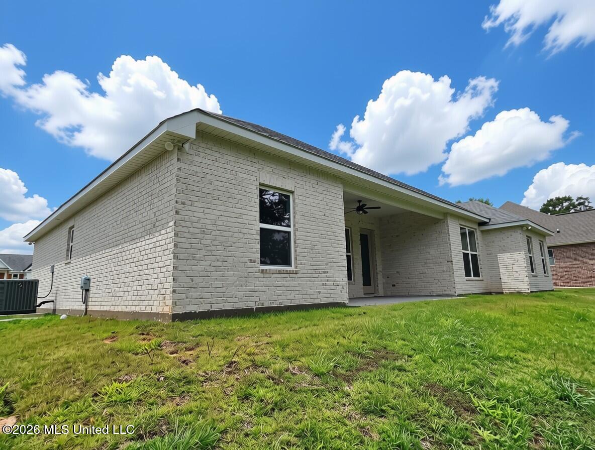 47 Knoll Creek Drive Property Photo 41
