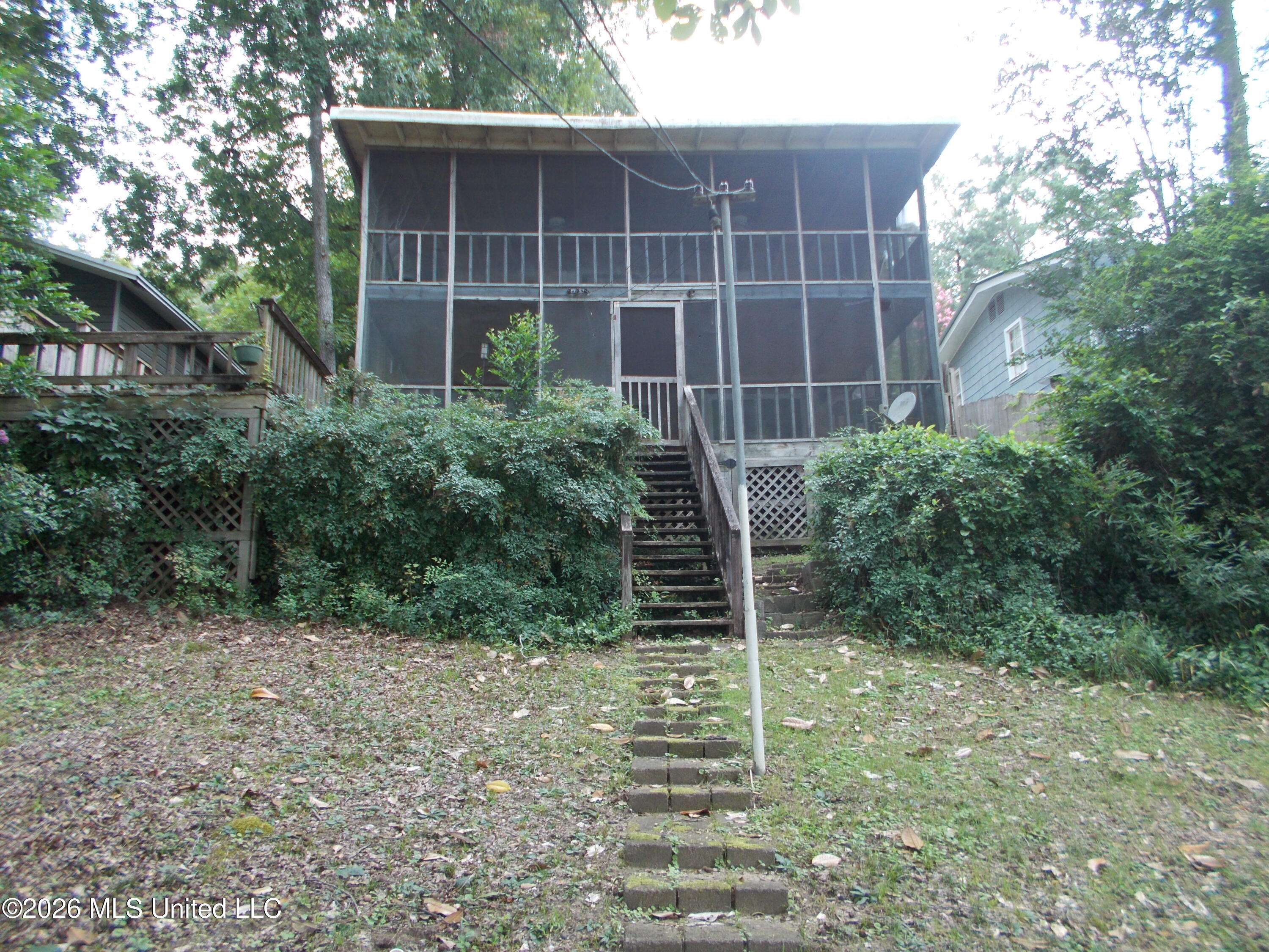 1725 Snow Lake Drive Property Photo 1
