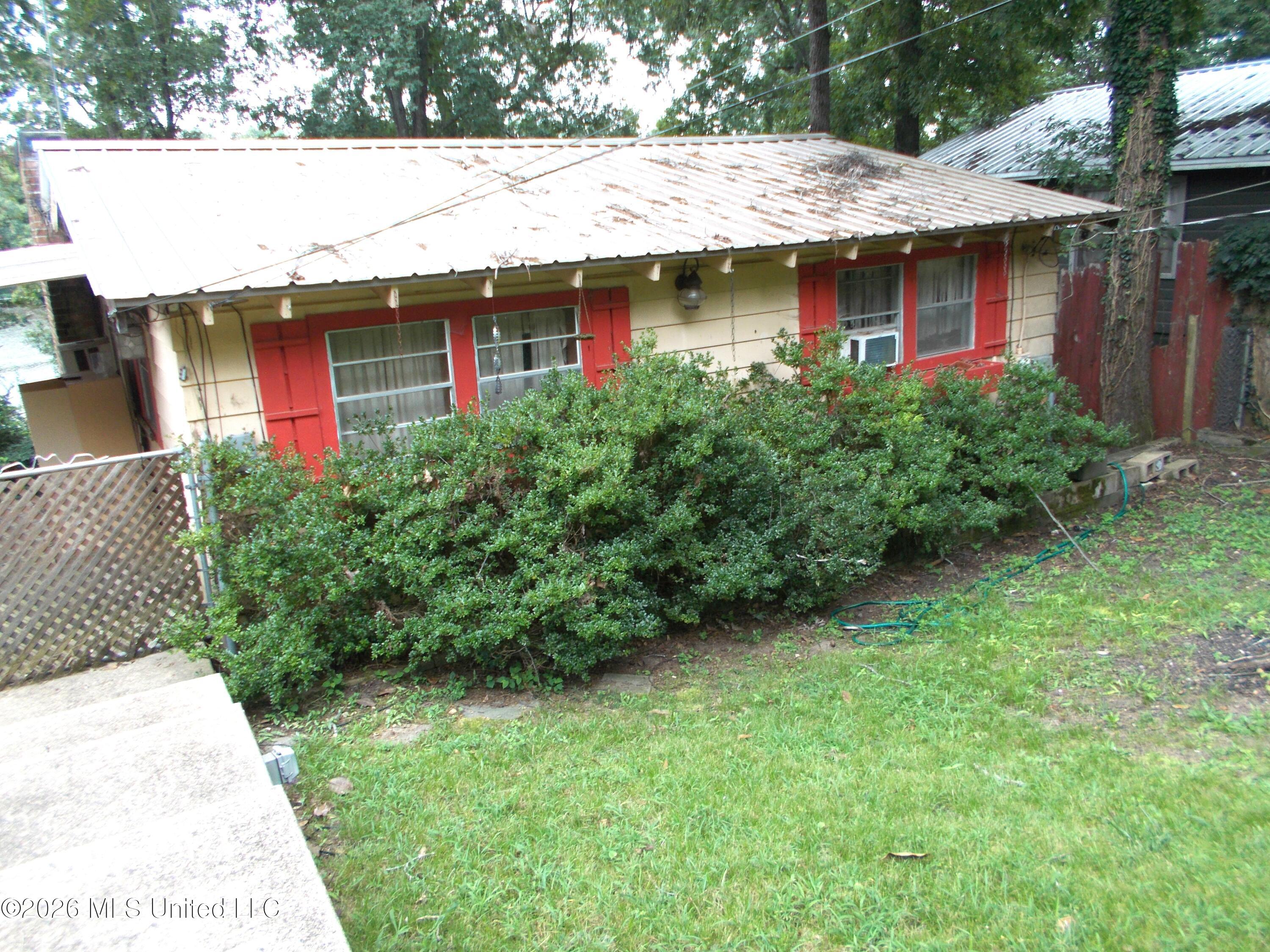 1725 Snow Lake Drive Property Photo 39