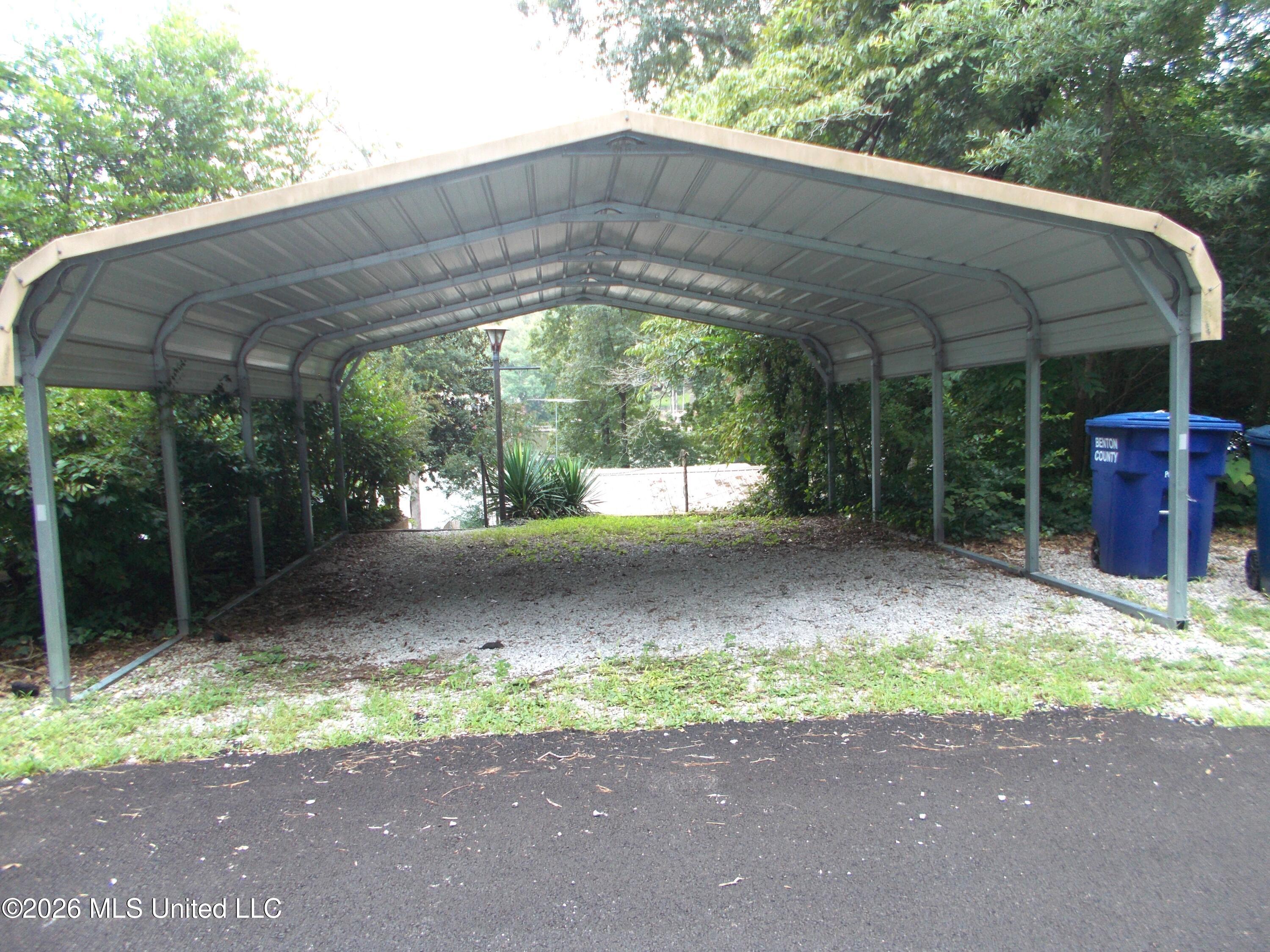 1725 Snow Lake Drive Property Photo 40