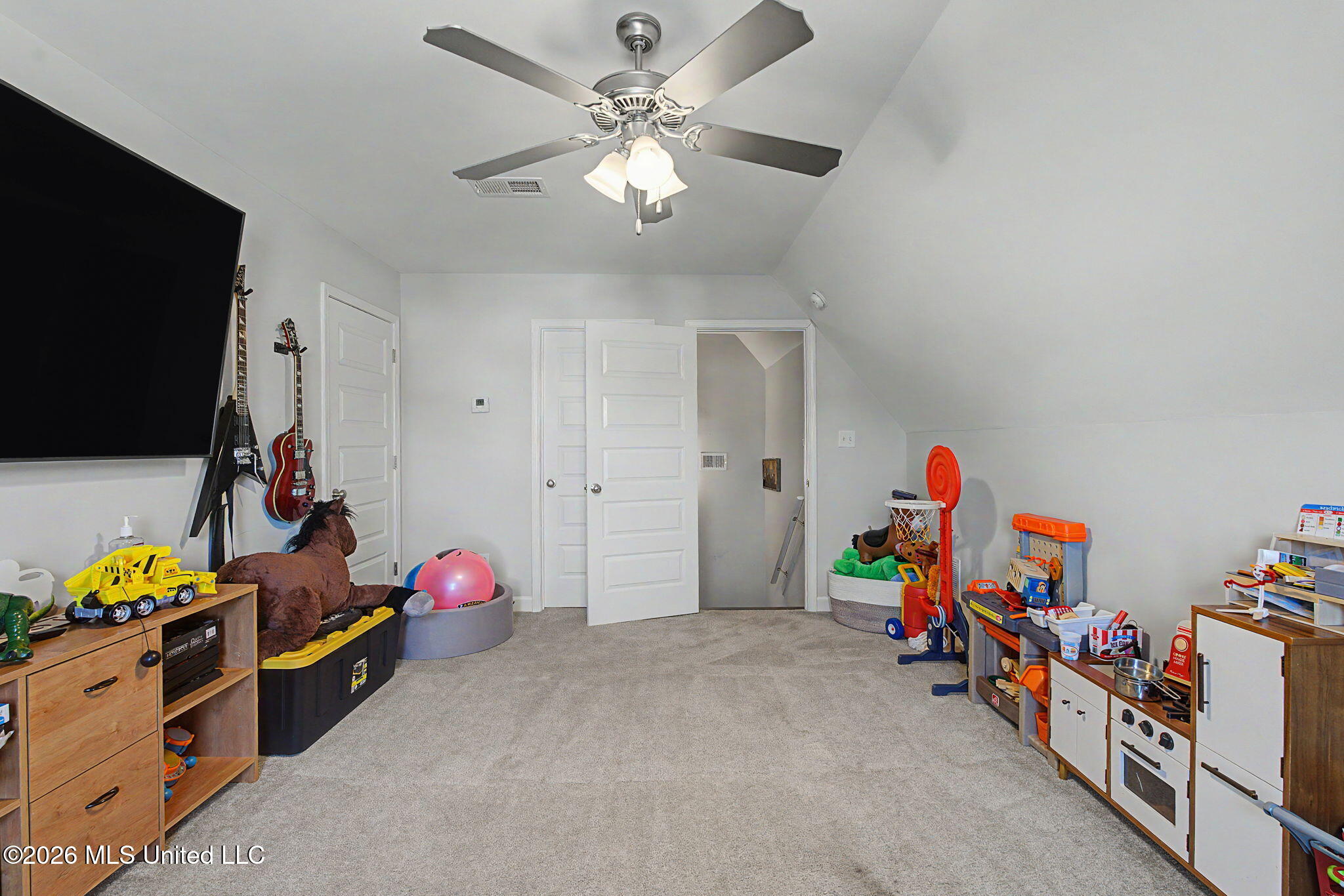 3041 Bryant Street Property Photo 28