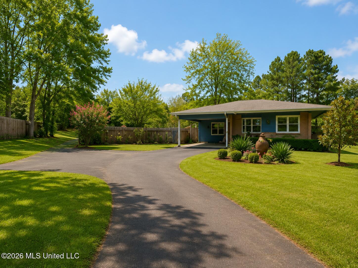 401 Carpenter Street Property Photo 2