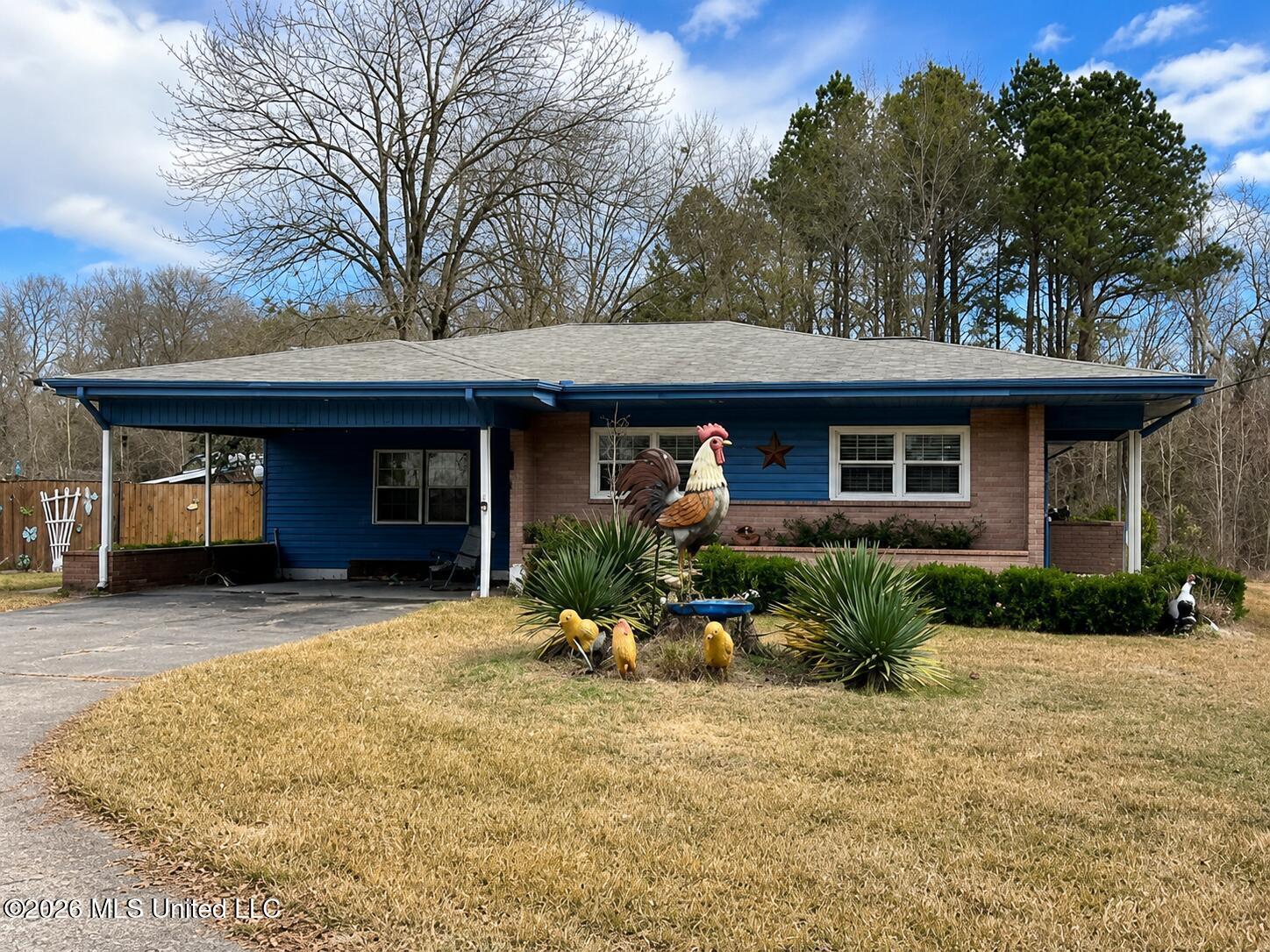 401 Carpenter Street Property Photo 3