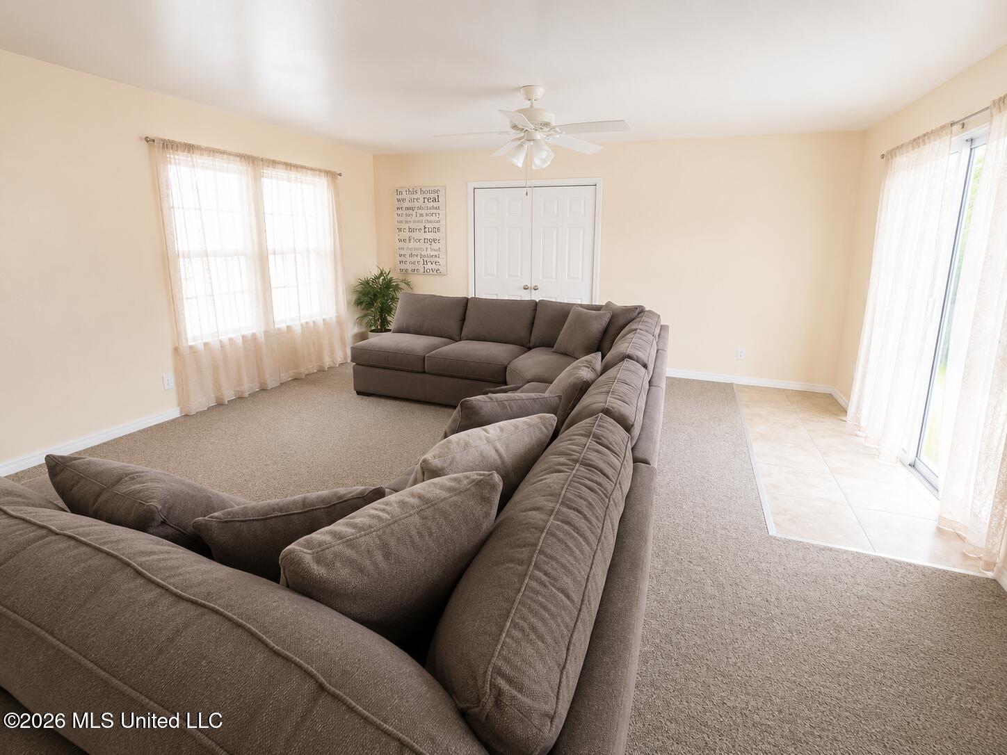 401 Carpenter Street Property Photo 11