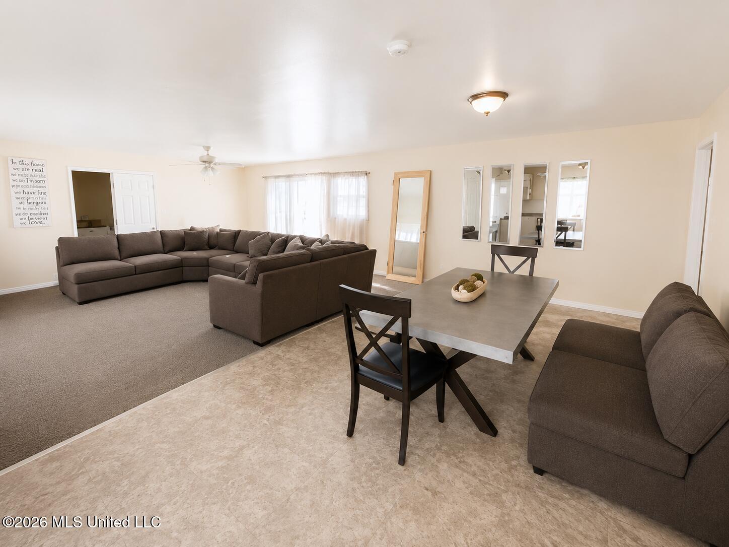 401 Carpenter Street Property Photo 15