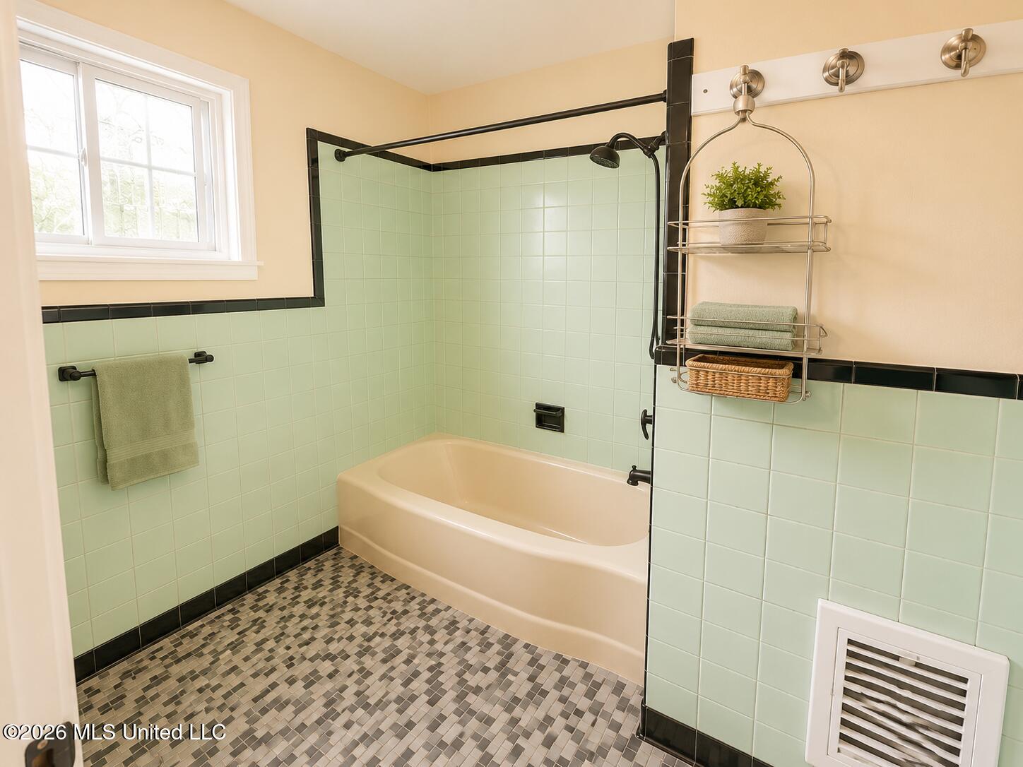 401 Carpenter Street Property Photo 17