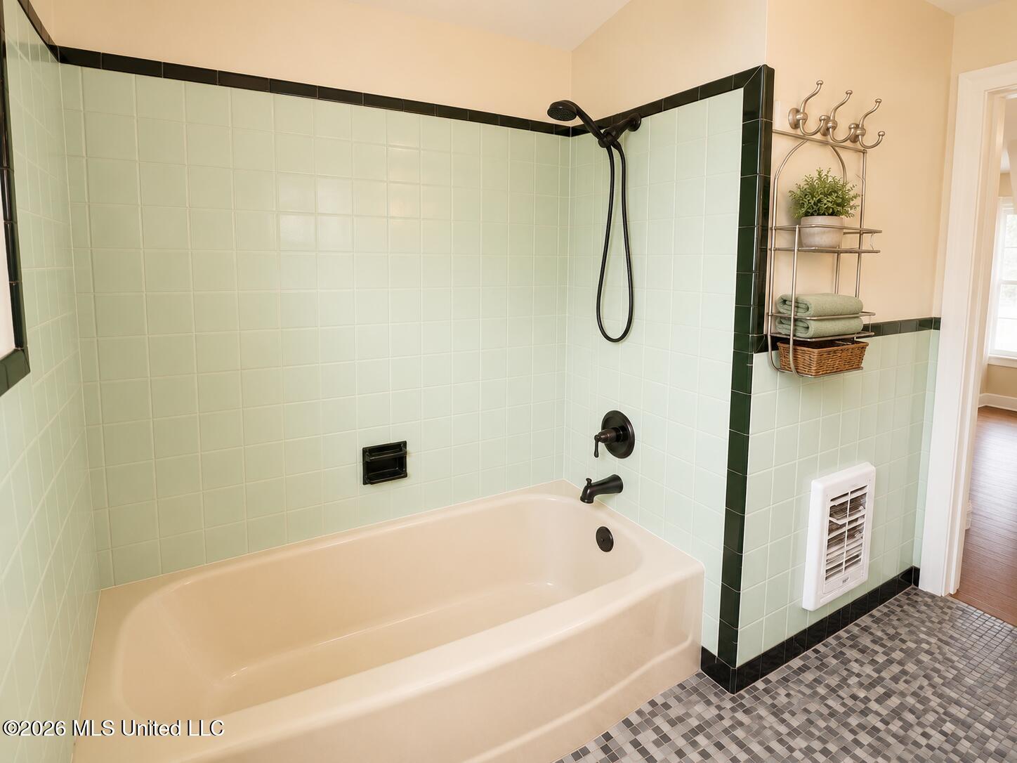 401 Carpenter Street Property Photo 18