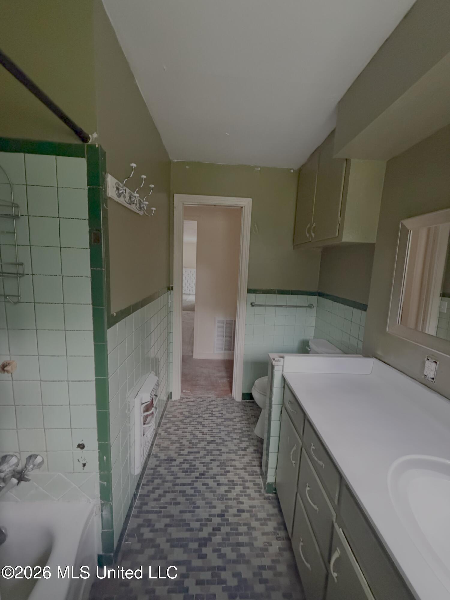 401 Carpenter Street Property Photo 19