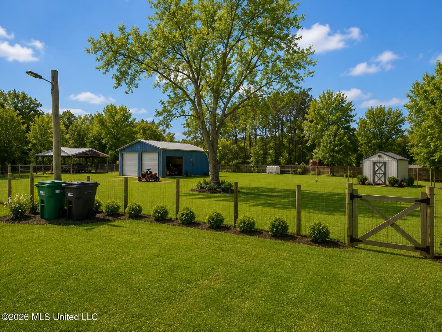 401 Carpenter Street Property Photo 40