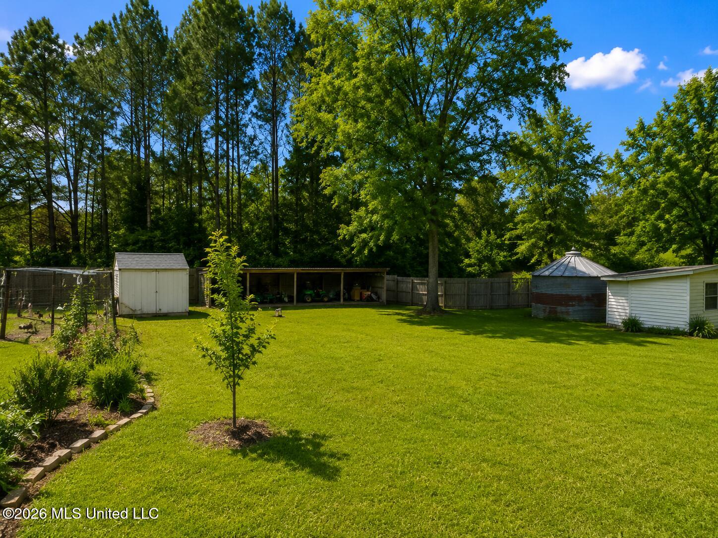 401 Carpenter Street Property Photo 51