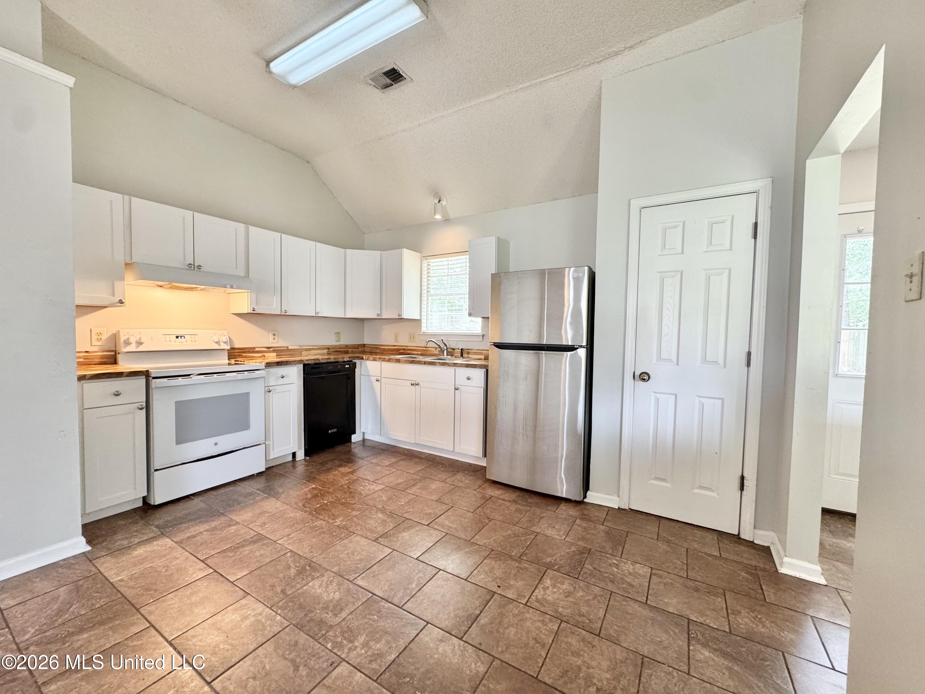 6549 Valerie Drive Property Photo 8