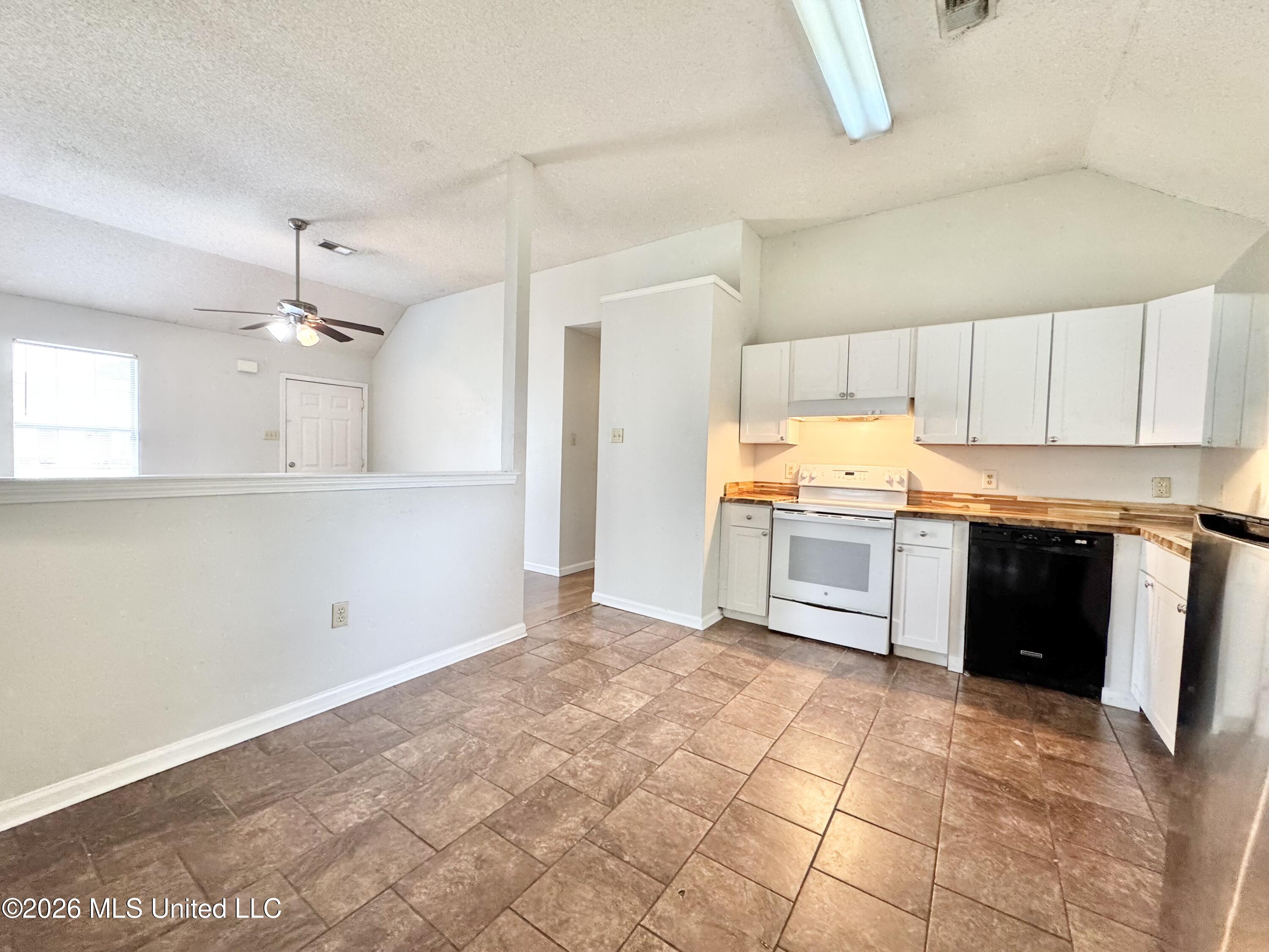 6549 Valerie Drive Property Photo 9