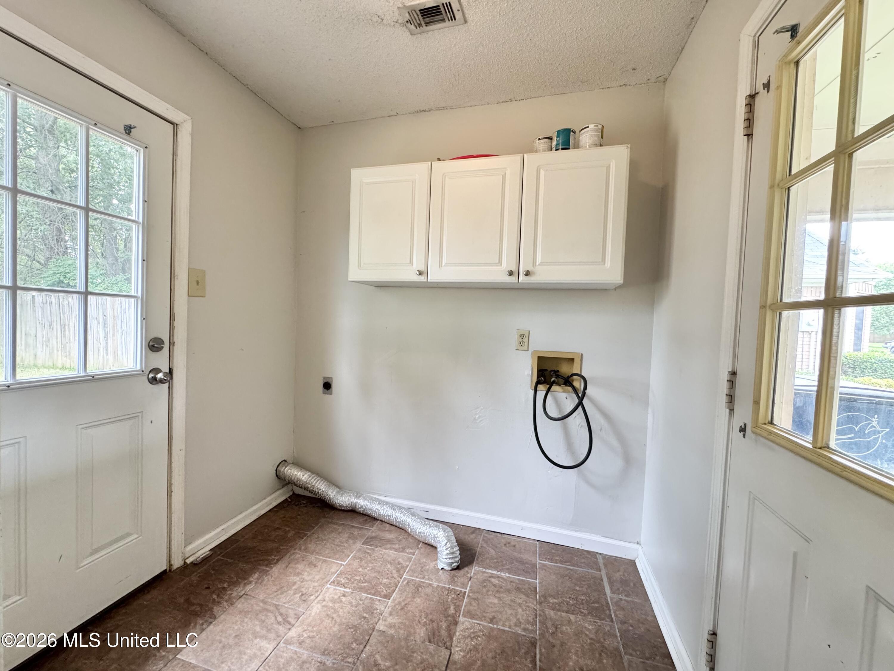 6549 Valerie Drive Property Photo 10