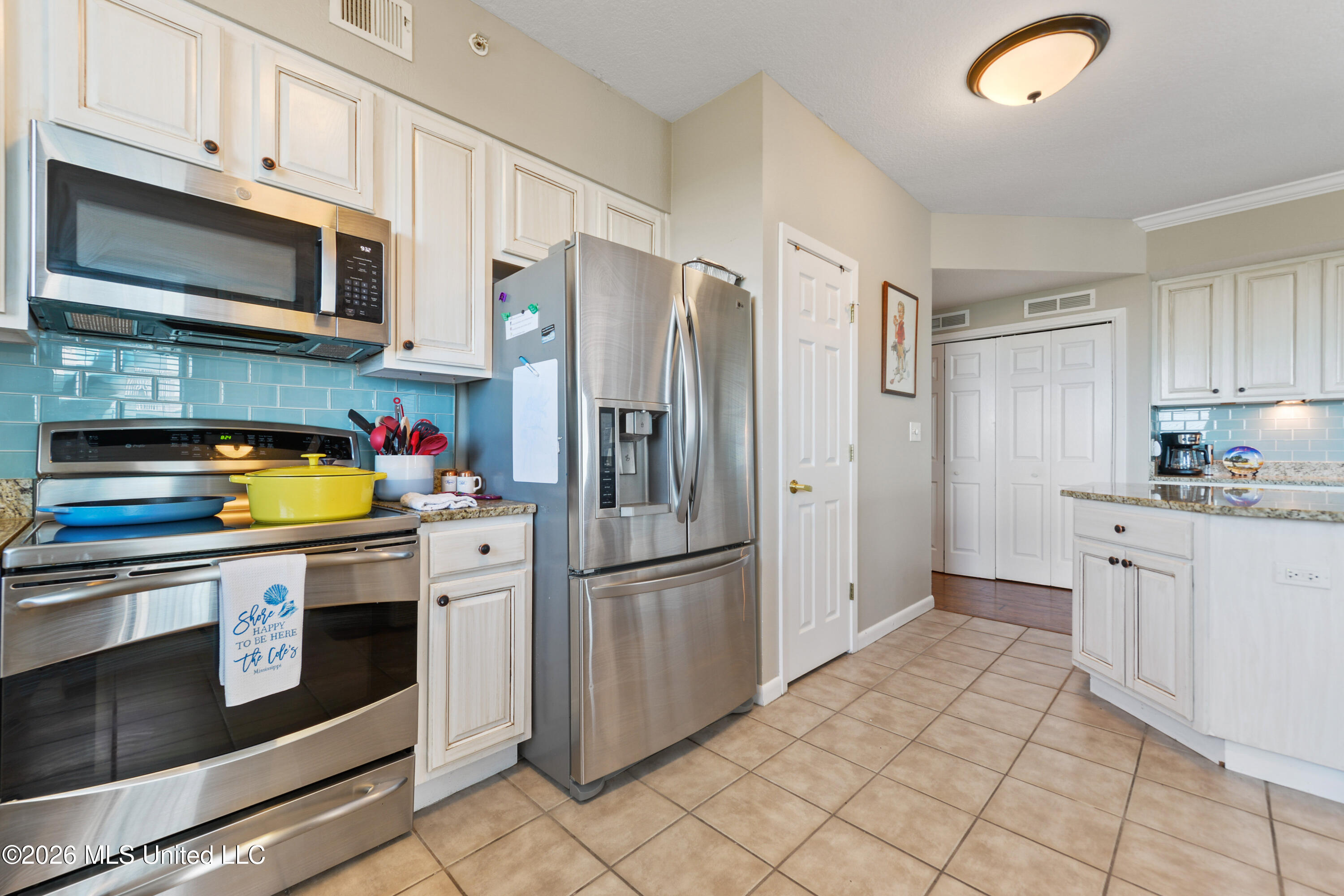 2230 Beach Drive Property Photo 7