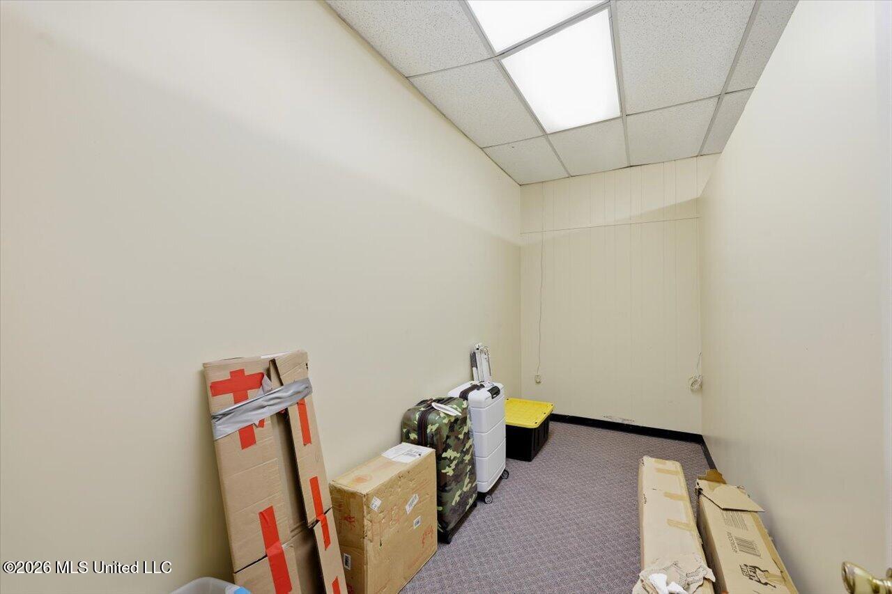 148 W Green Street Property Photo 15