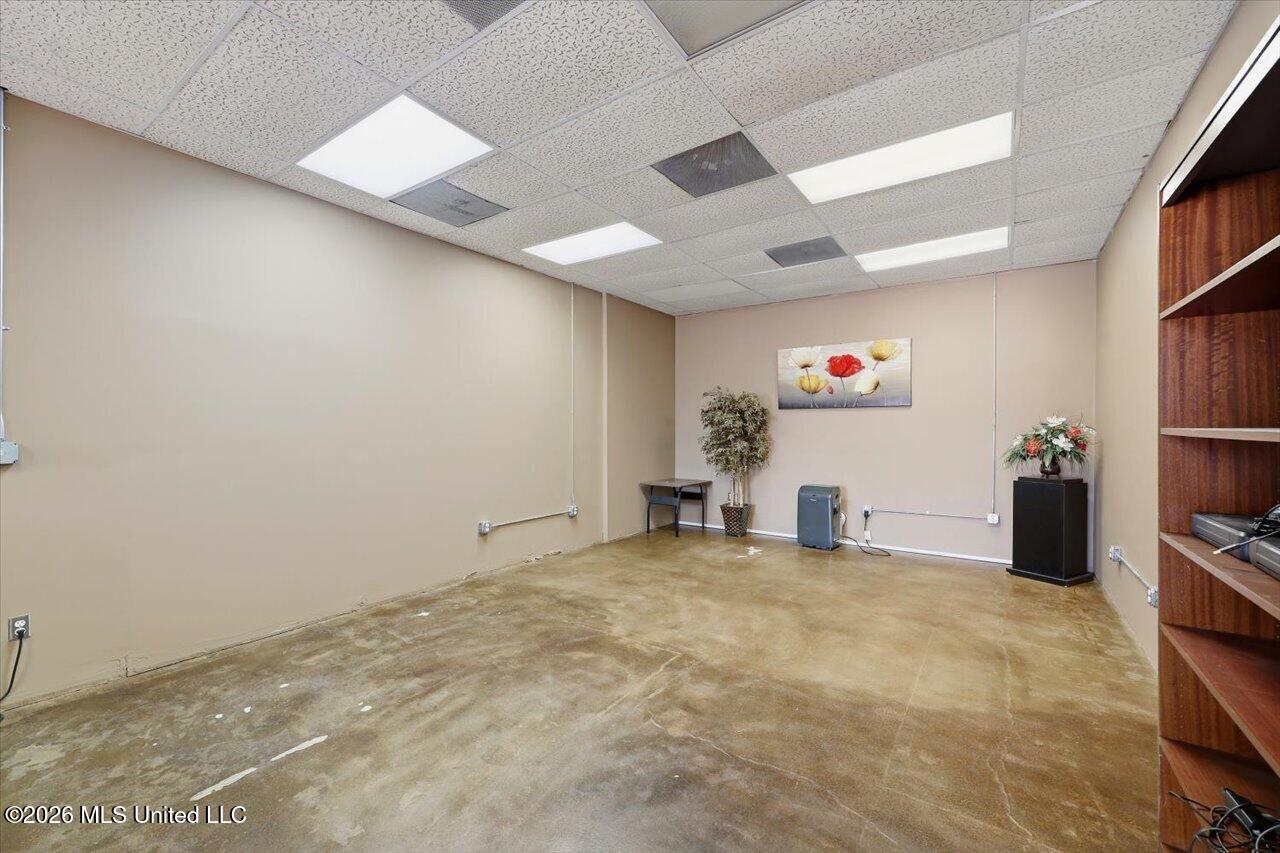 148 W Green Street Property Photo 21