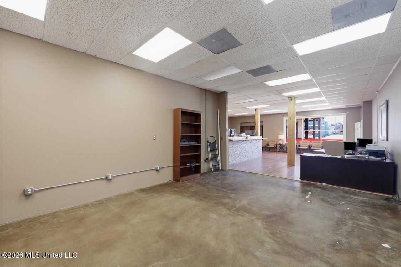 148 W Green Street Property Photo 22