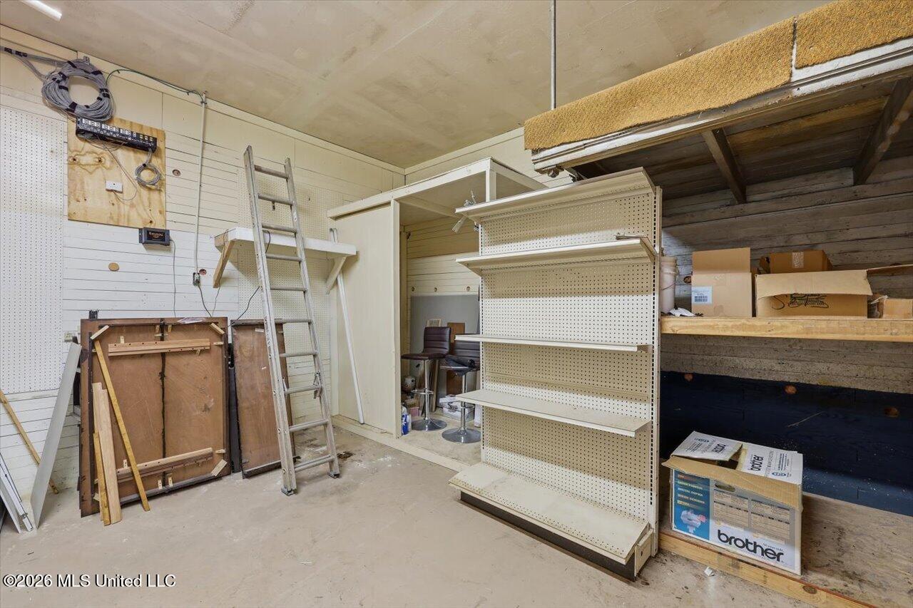 148 W Green Street Property Photo 26