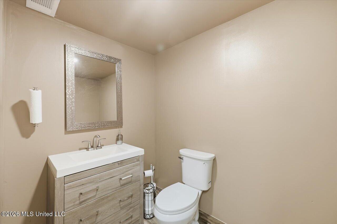 148 W Green Street Property Photo 28