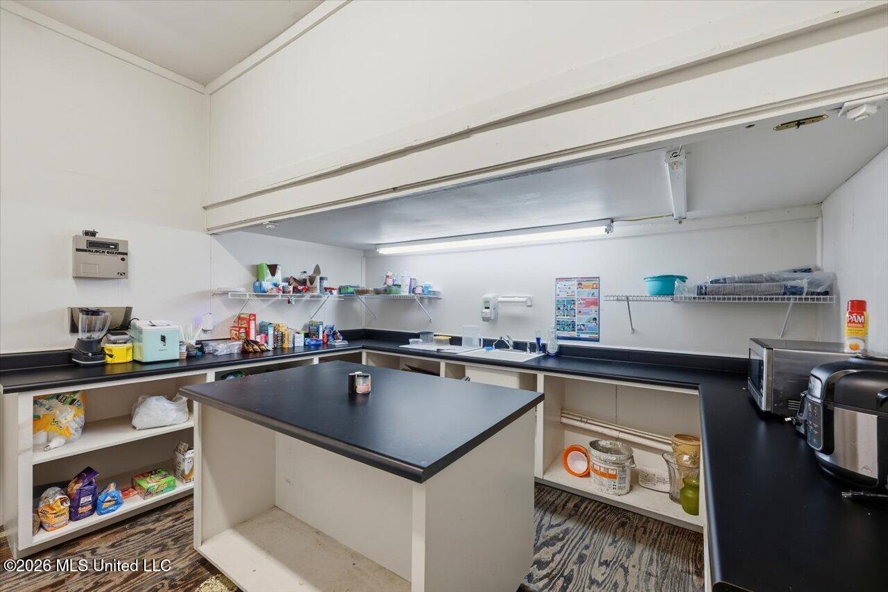148 W Green Street Property Photo 32