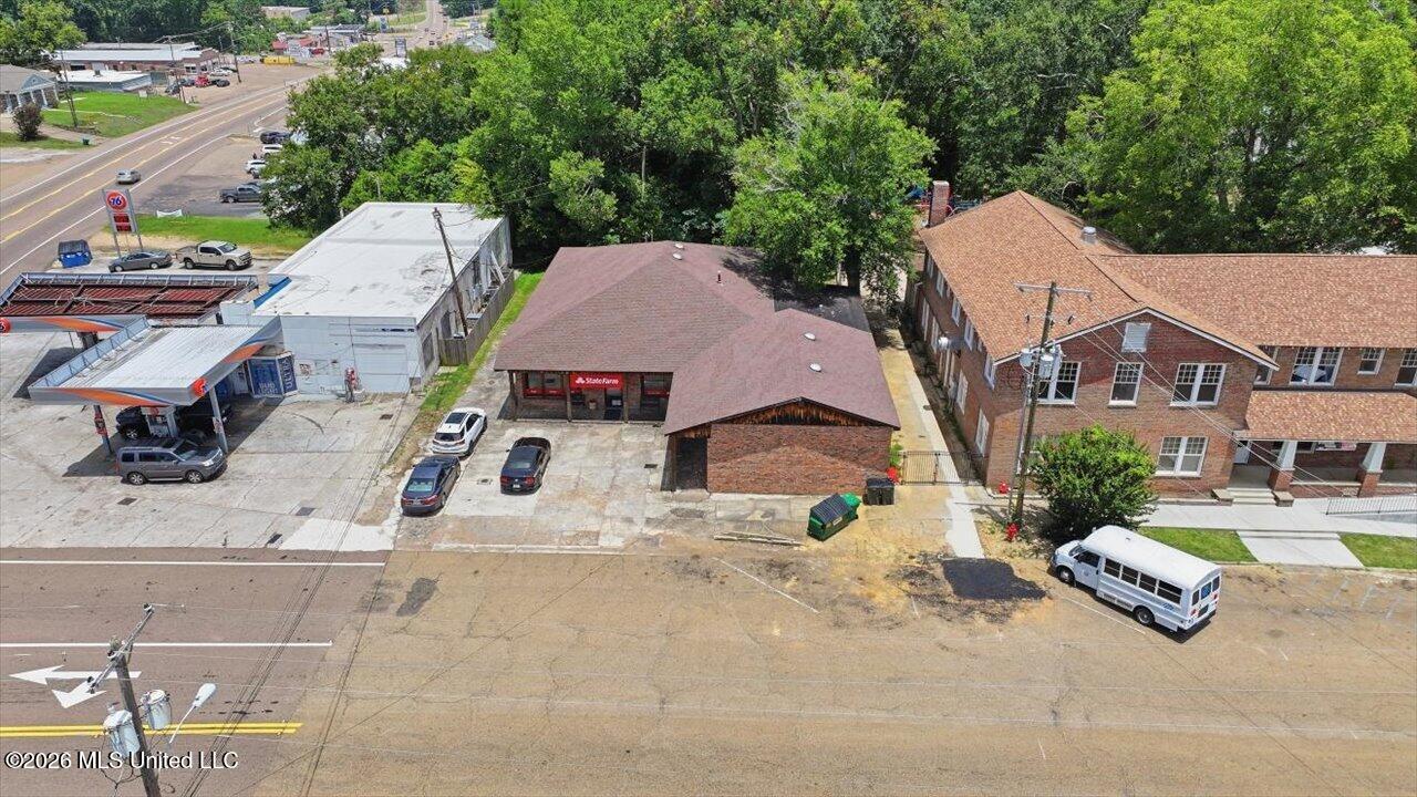 148 W Green Street Property Photo 57