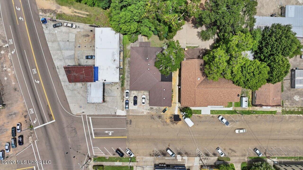 148 W Green Street Property Photo 61