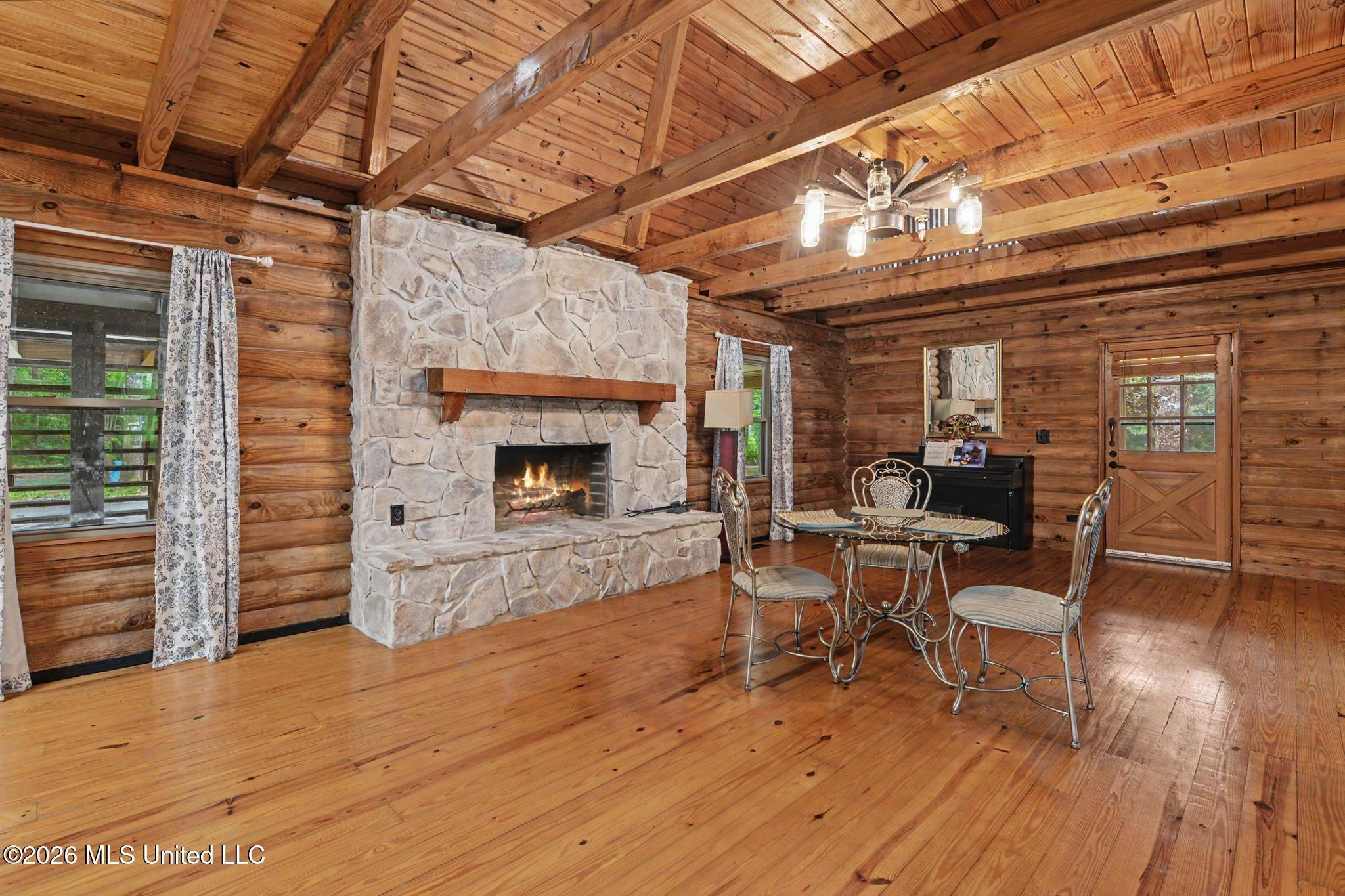 13196 Riverland Drive Property Photo 8