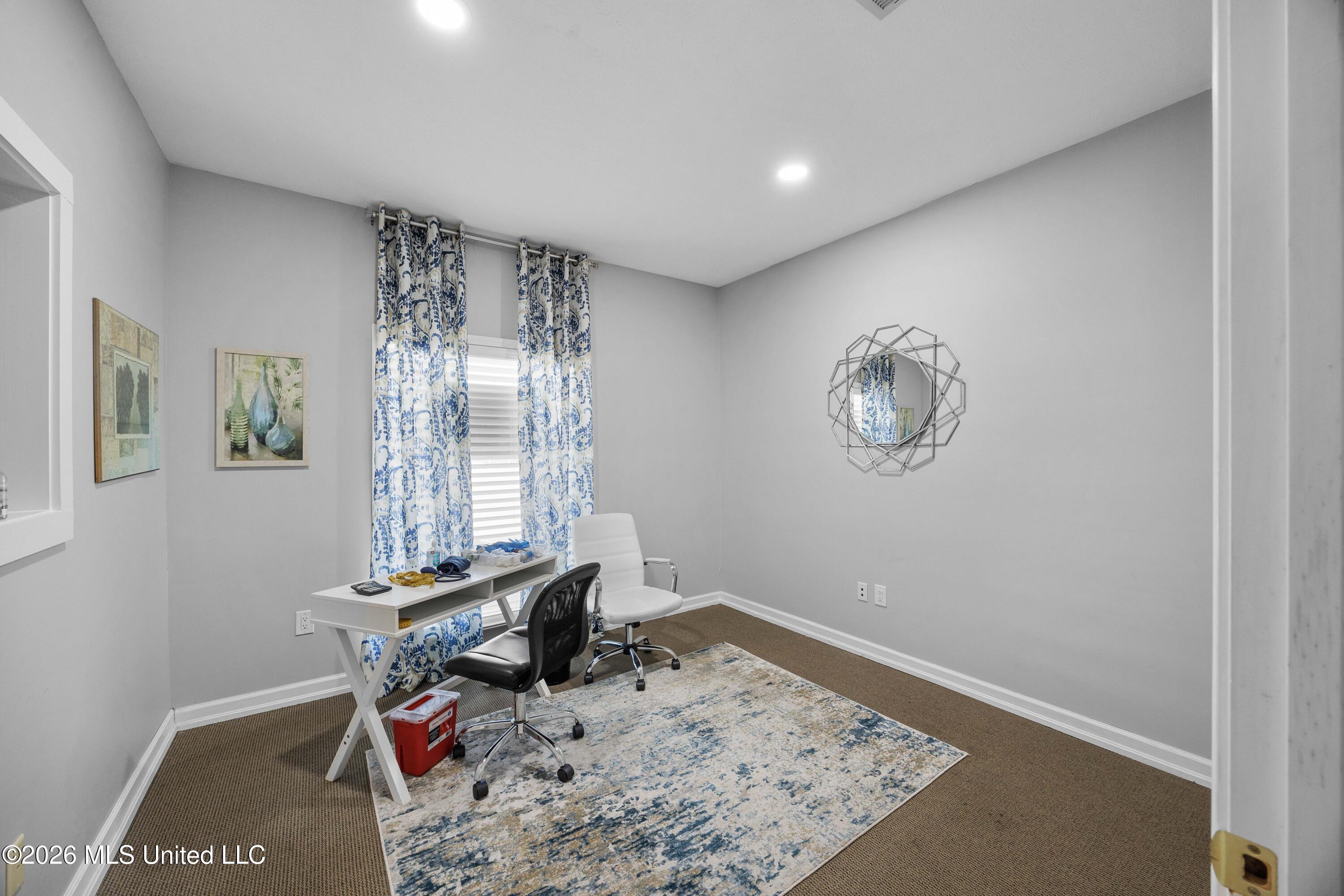 401 Cross Park Drive Property Photo 7