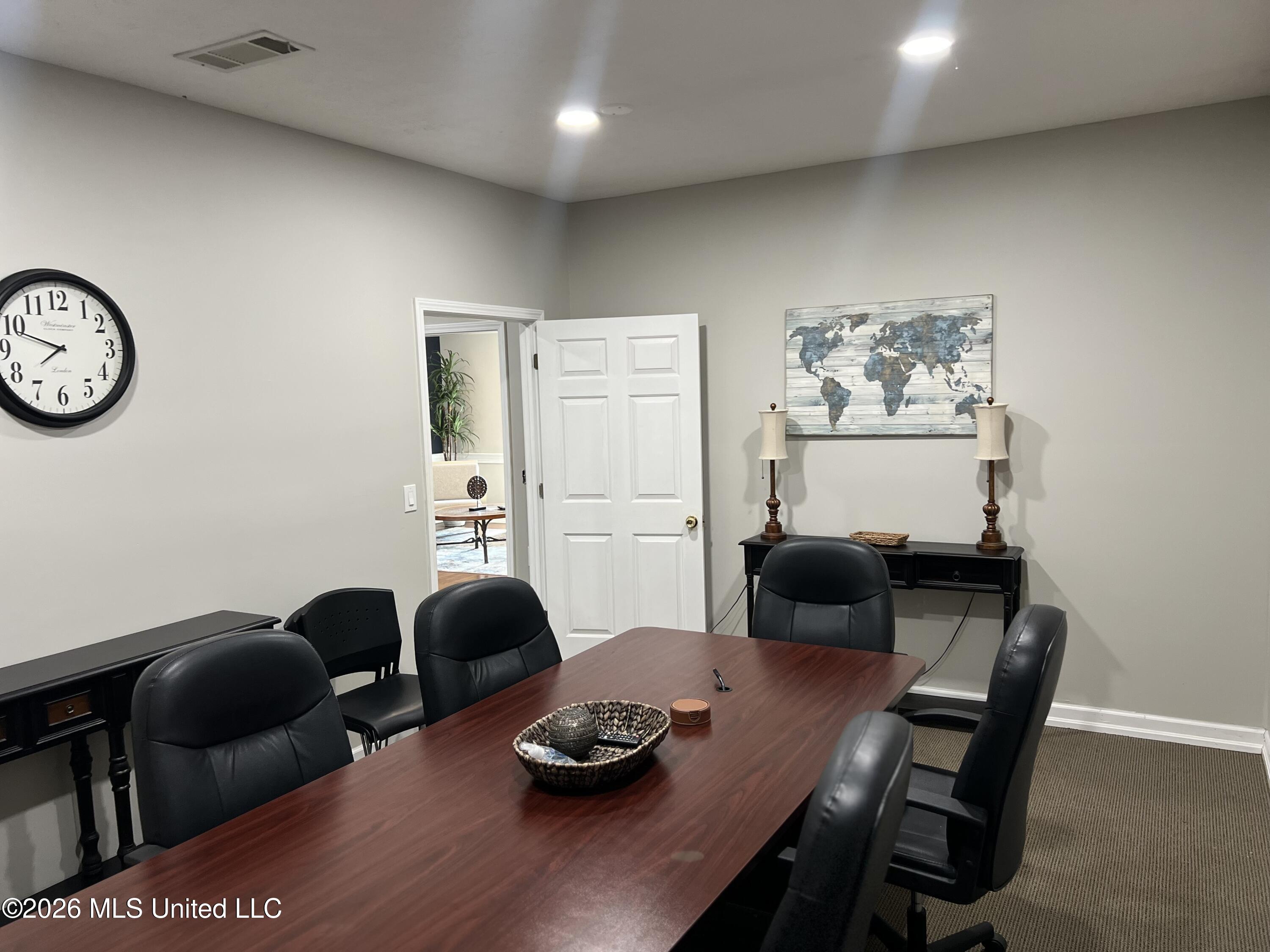 401 Cross Park Drive Property Photo 13