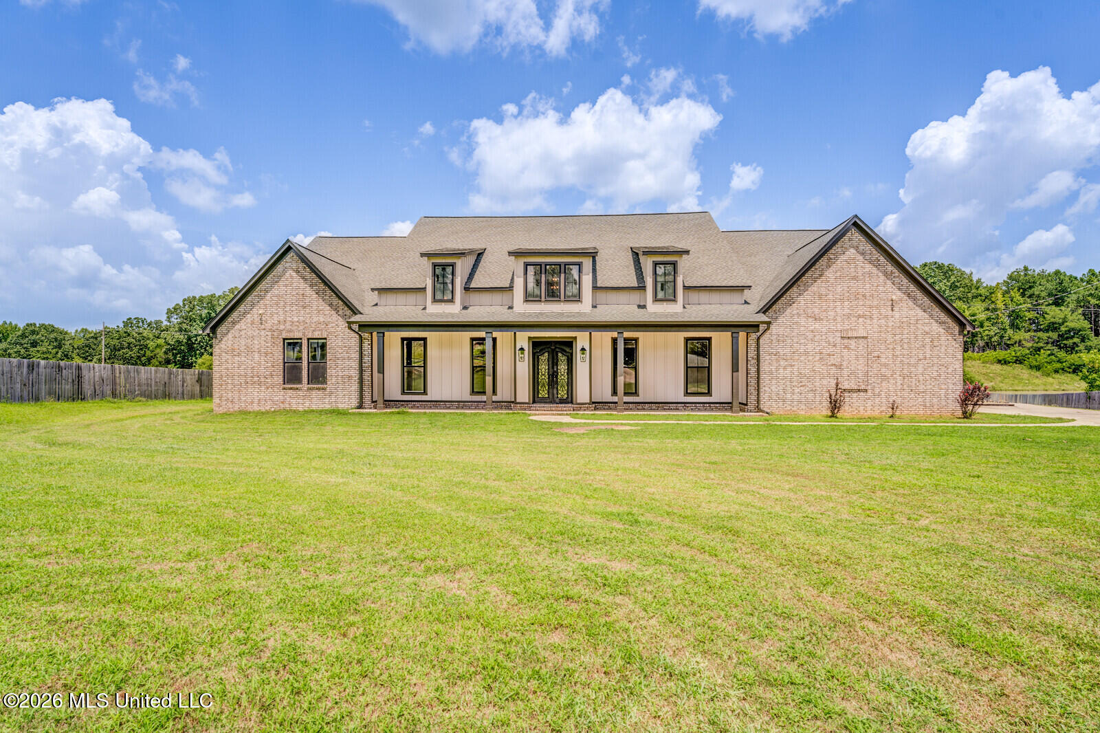9 Davis Road Property Photo 1
